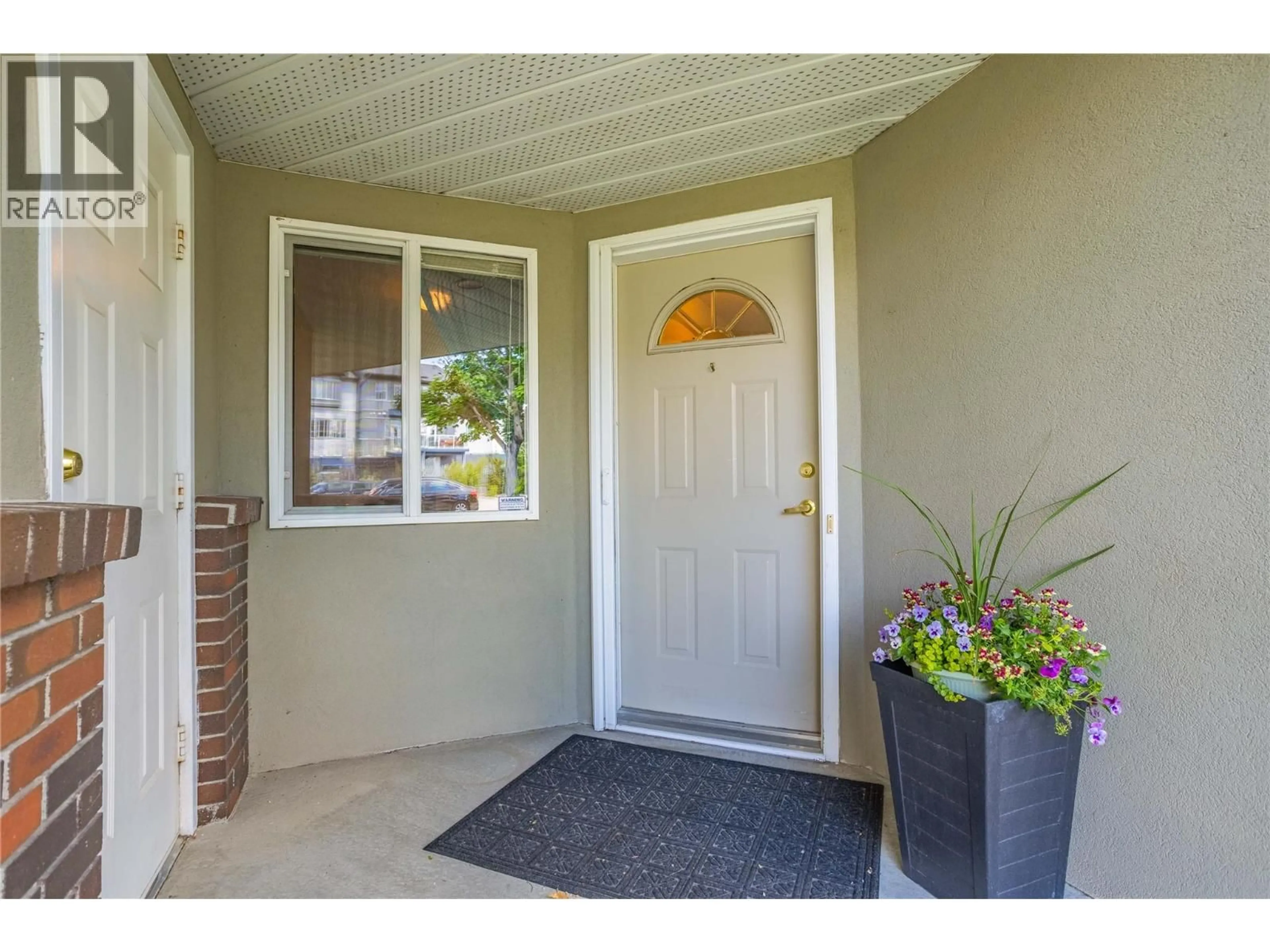 Indoor entryway for 109 - 4035 GELLATLY ROAD SOUTH, West Kelowna British Columbia V4T1R7