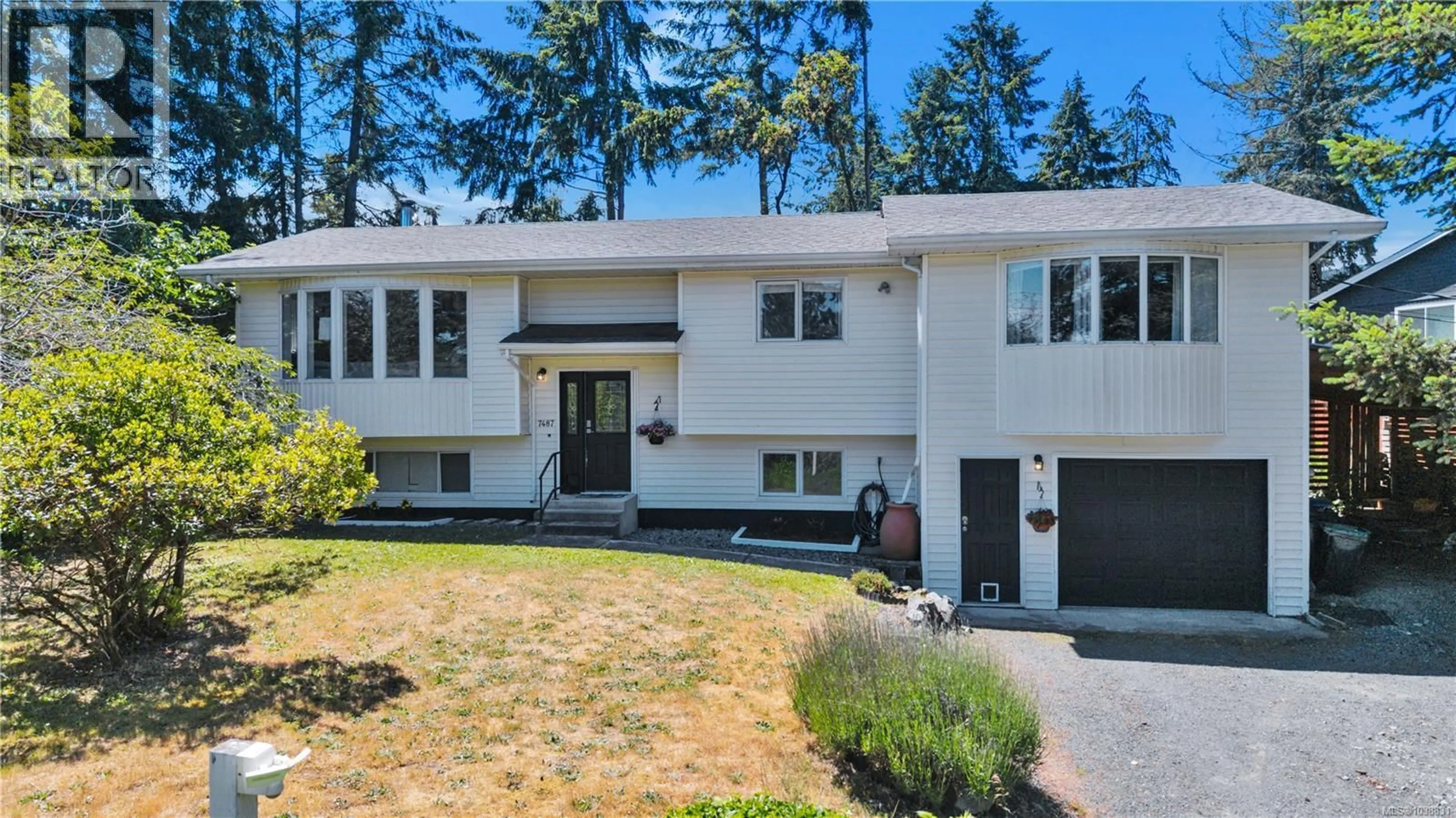 Home with vinyl exterior material, street for 7487 FOREST TURN WAY, Lantzville British Columbia V0R2H0