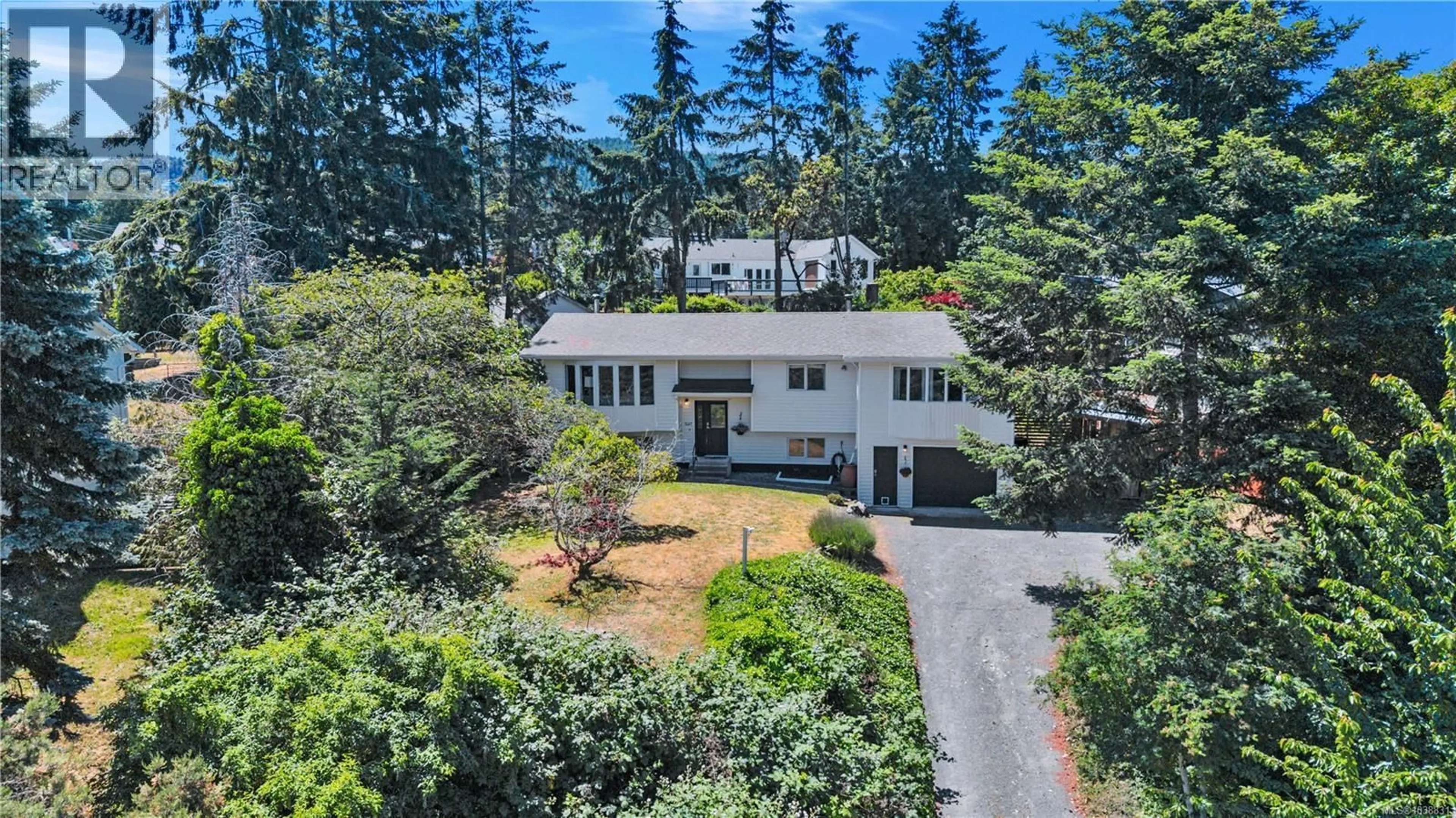 A pic from outside/outdoor area/front of a property/back of a property/a pic from drone, unknown for 7487 FOREST TURN WAY, Lantzville British Columbia V0R2H0