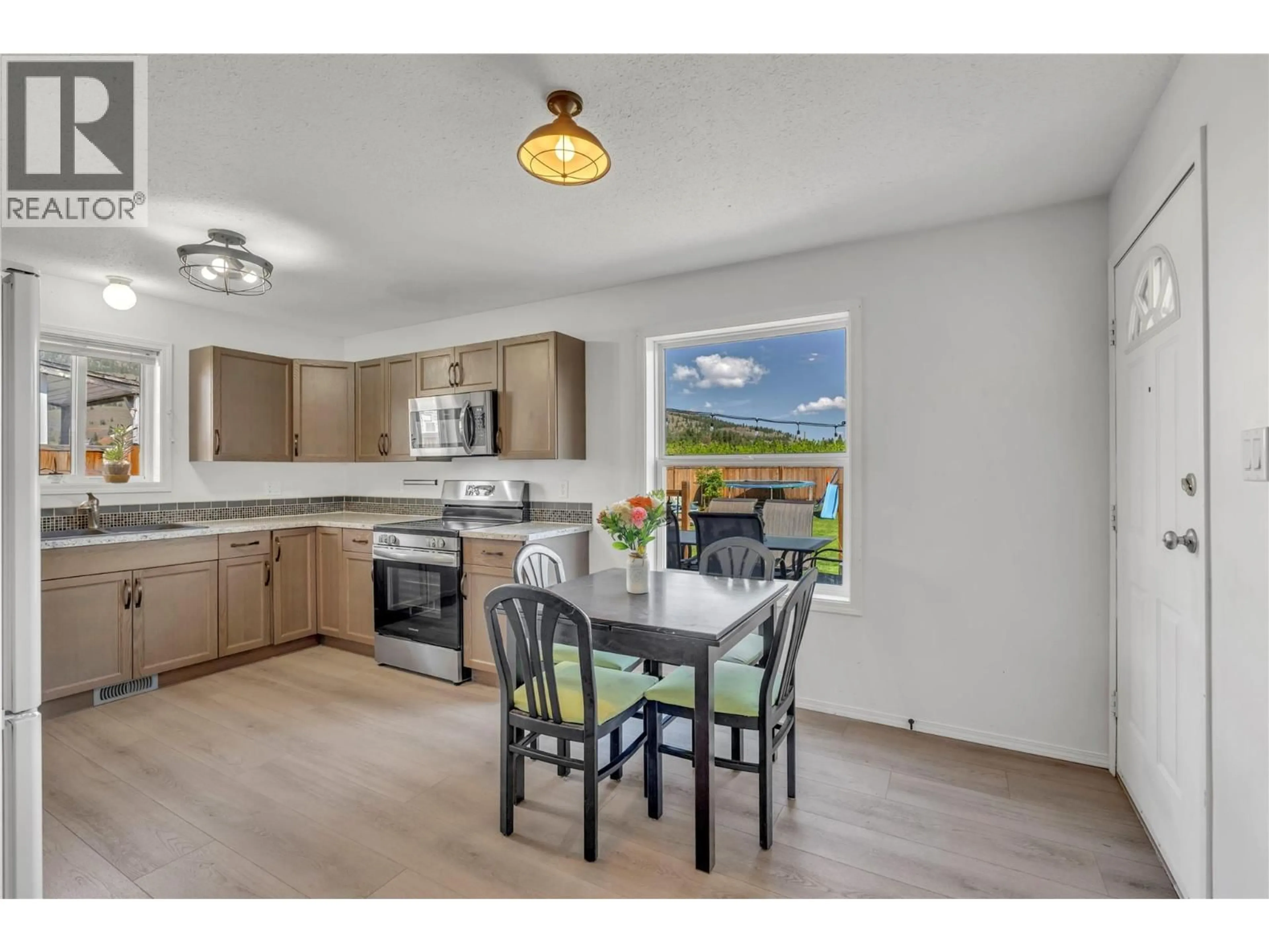Open concept kitchen, unknown for 9714 SARGEANT STREET, Summerland British Columbia V0H1Z3