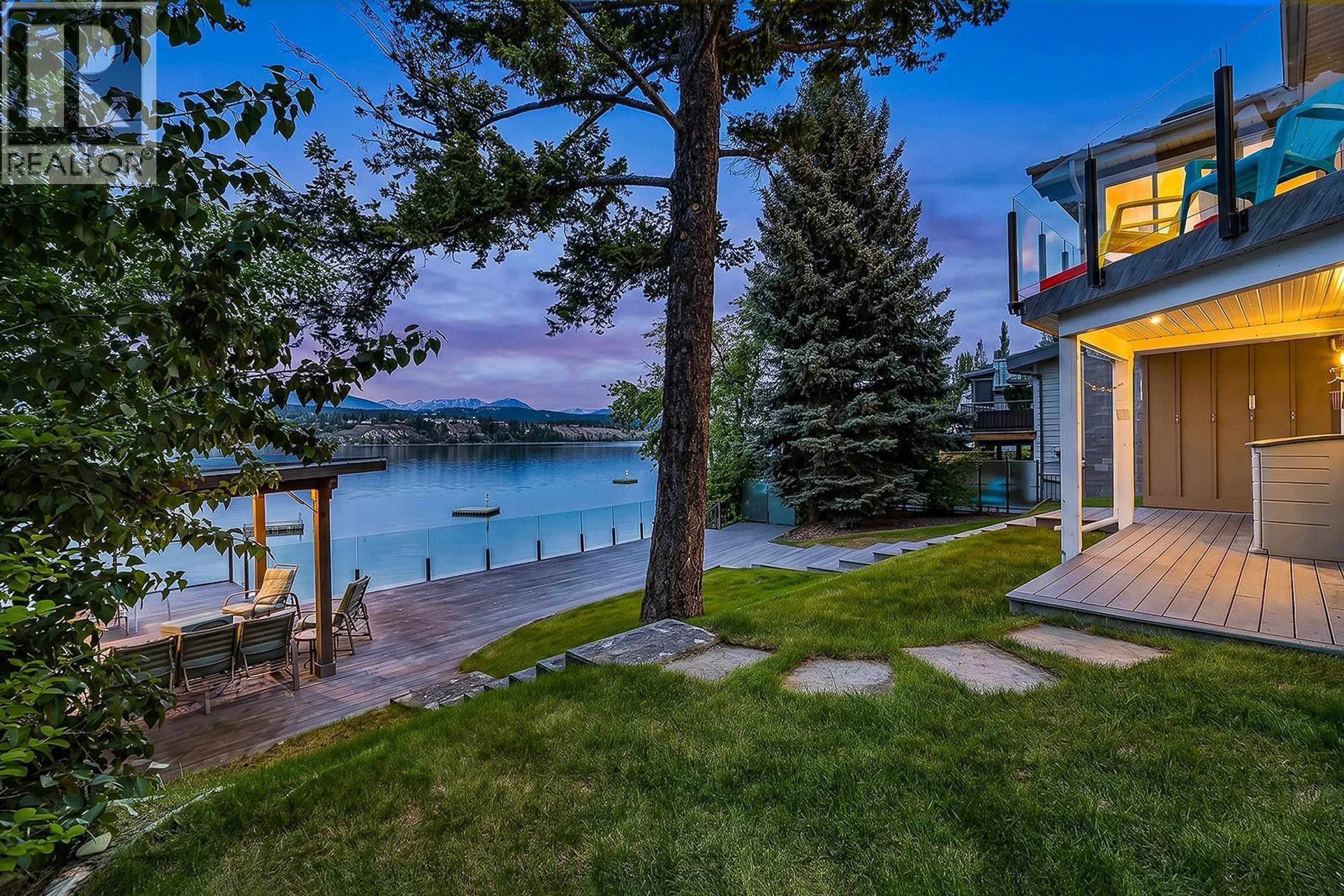 Patio, water/lake/river/ocean view for 695 LAKEVIEW ROAD, Invermere British Columbia V0A1K3