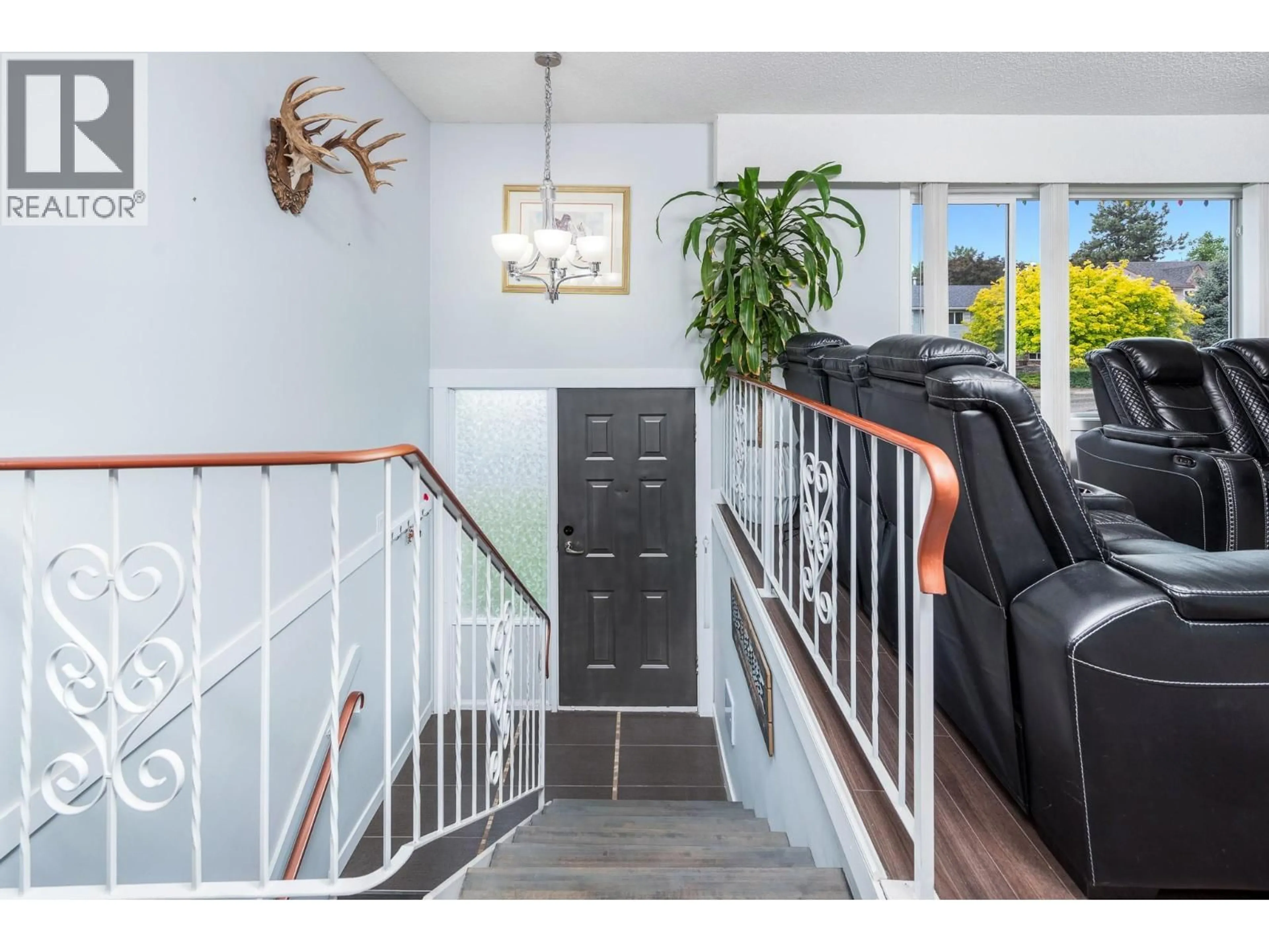 Indoor entryway for 1206 43 AVENUE, Vernon British Columbia V1T8C9