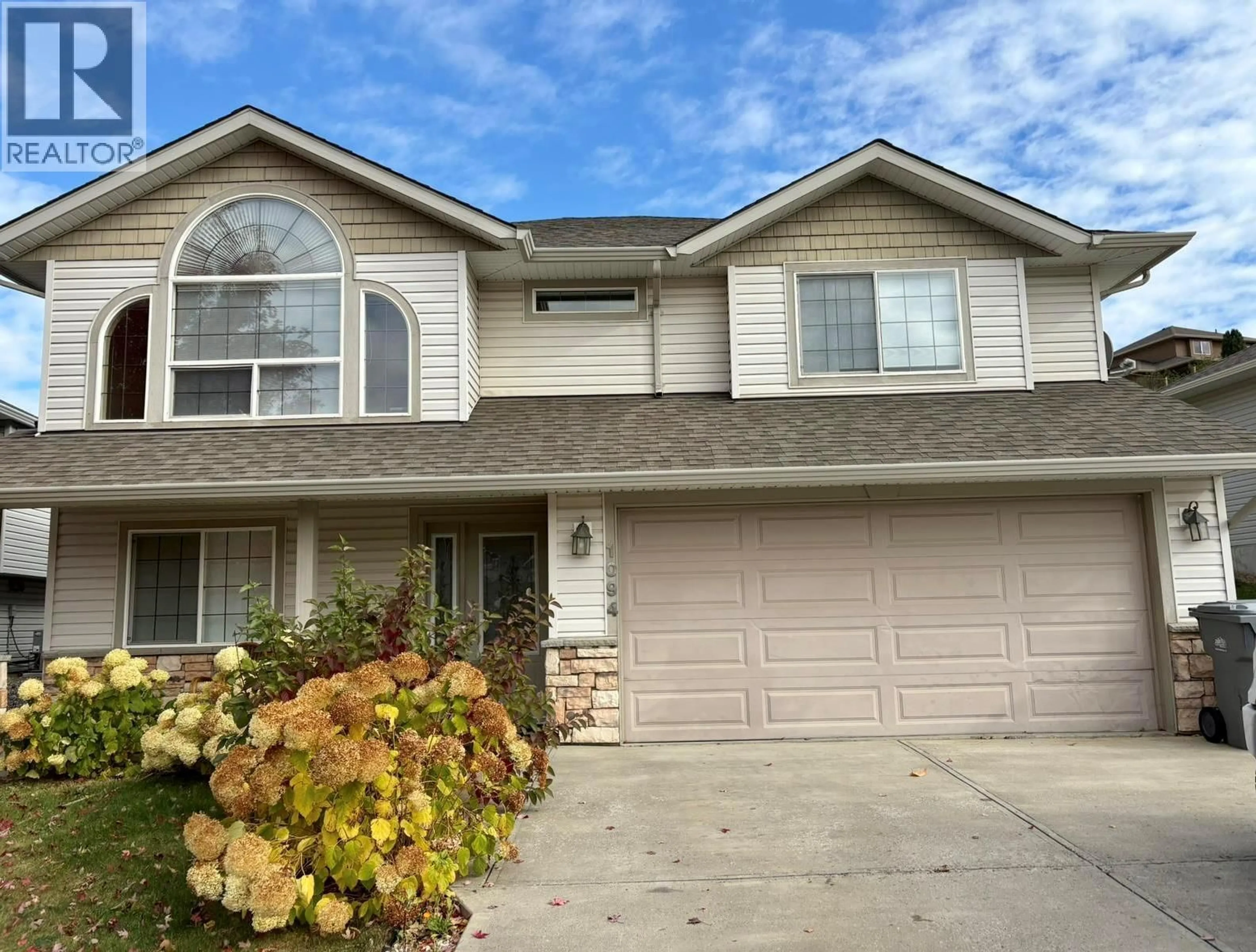 Home with vinyl exterior material, street for 1094 QUAIL DRIVE, Kamloops British Columbia V2B8N9
