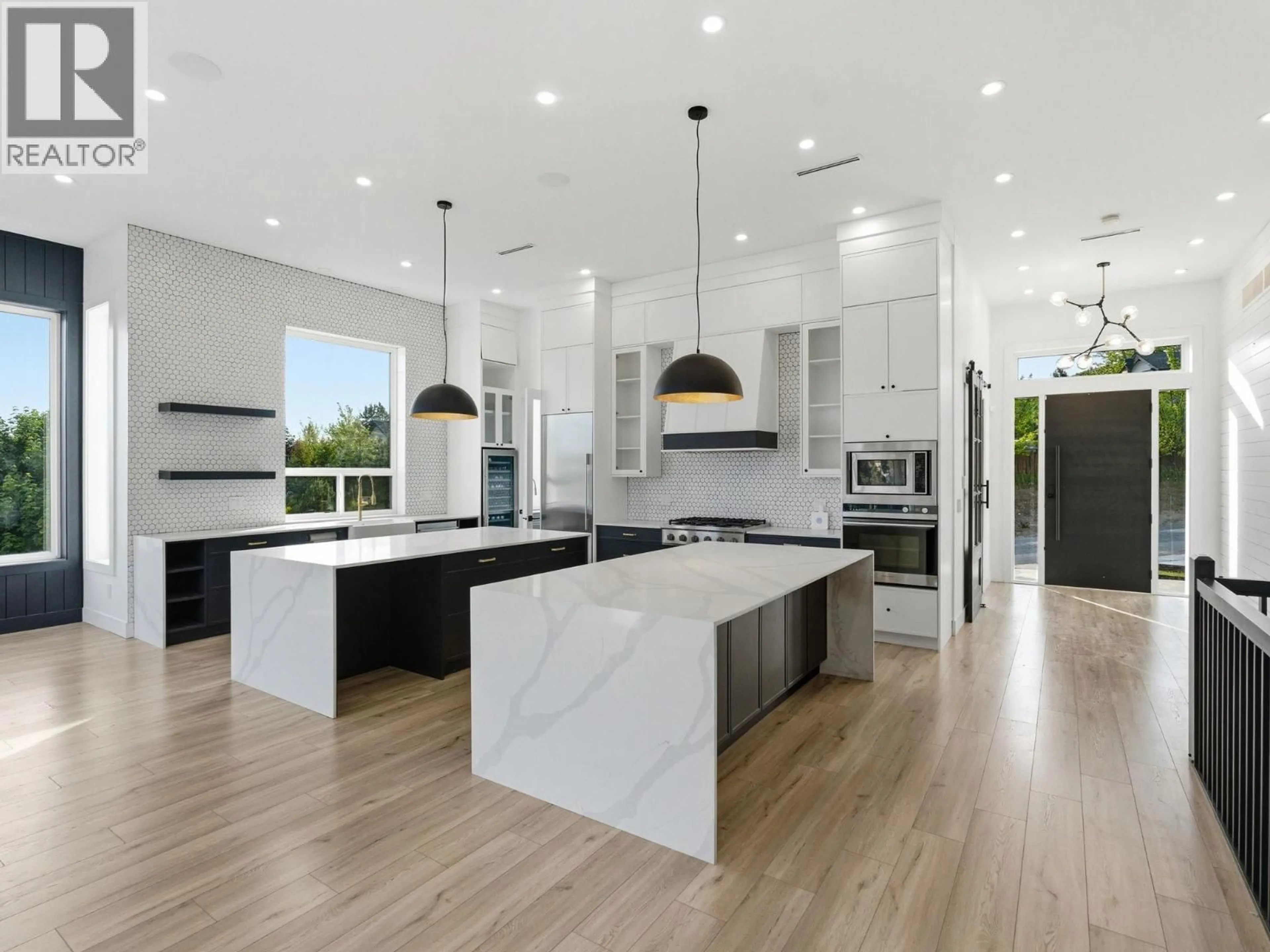 Contemporary kitchen, unknown for 5300 HEDEMAN COURT, Kelowna British Columbia V1W5A3