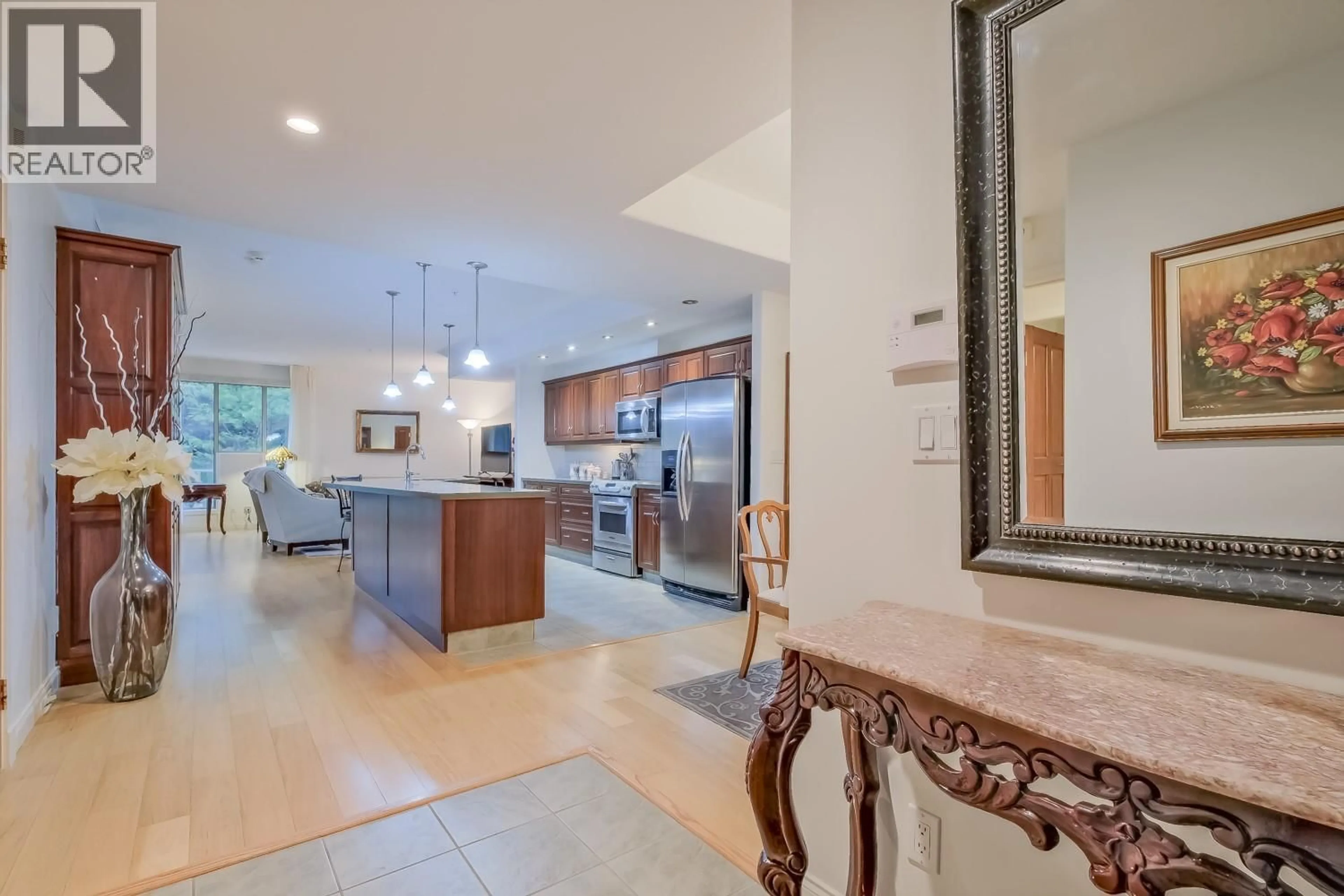 Open concept kitchen, ceramic/tile floor for 408 - 250 MARINA WAY, Penticton British Columbia V2A1H4