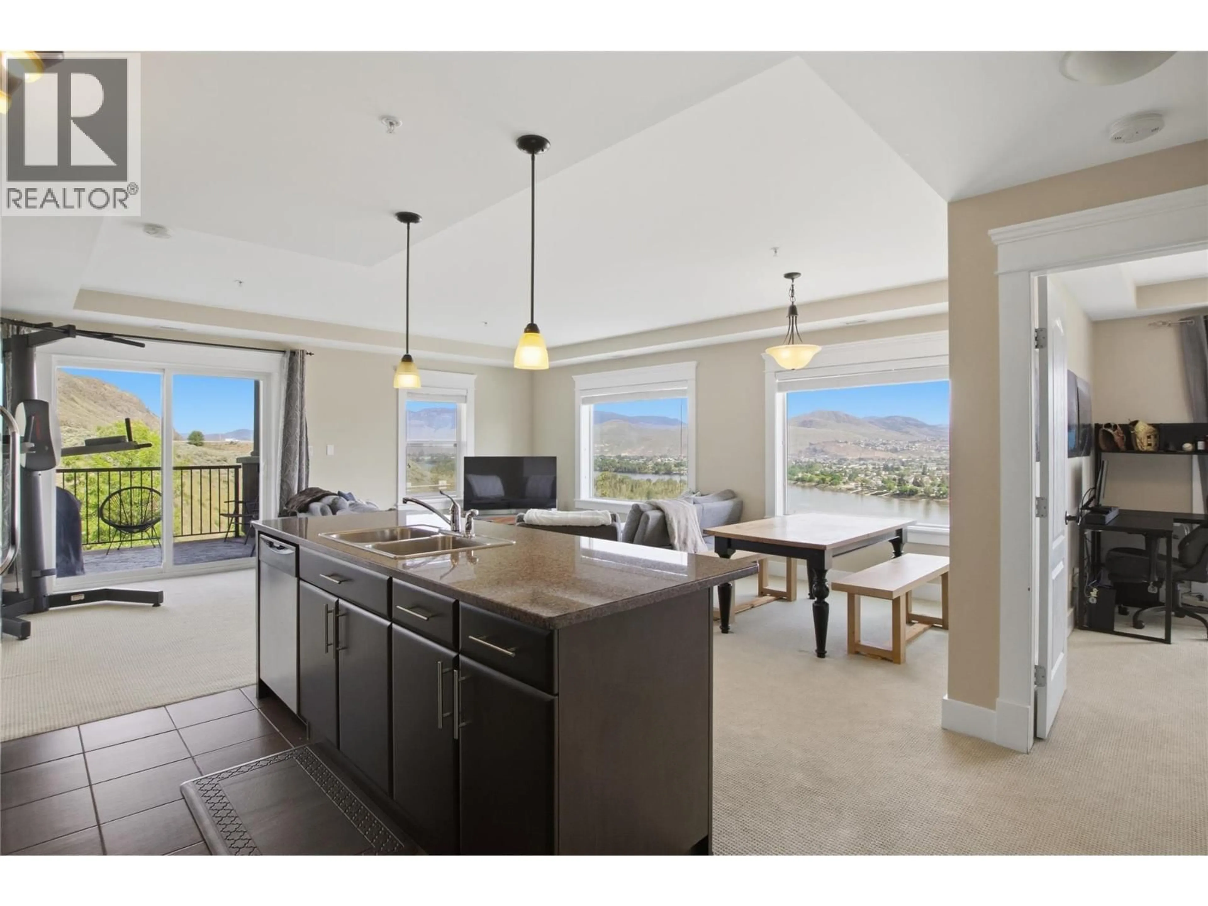 Open concept kitchen, ceramic/tile floor for 202 - 975 VICTORIA W STREET, Kamloops British Columbia V2C0C2