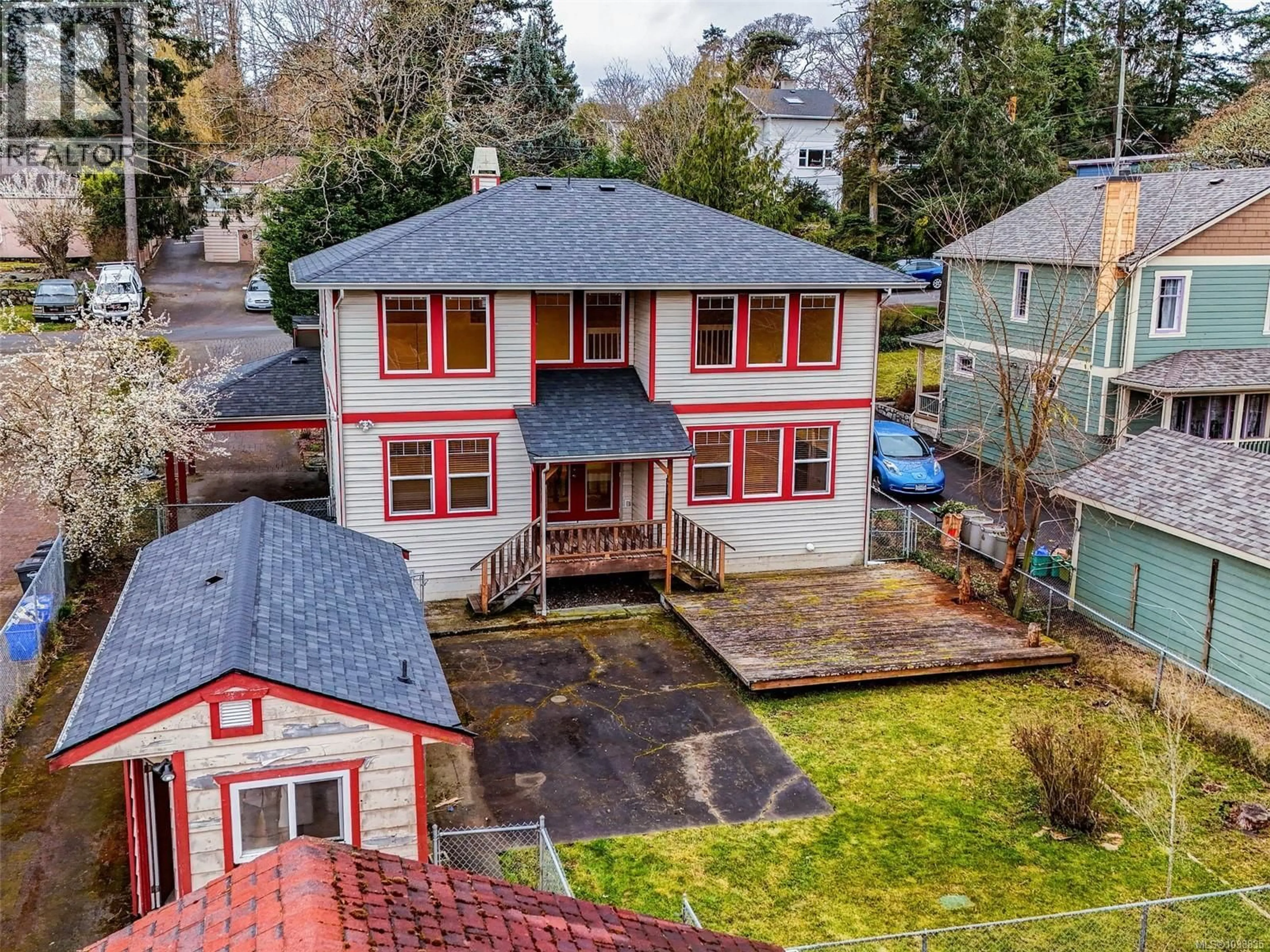 A pic from outside/outdoor area/front of a property/back of a property/a pic from drone, street for 756 NEWBURY STREET, Saanich British Columbia V9A2C1