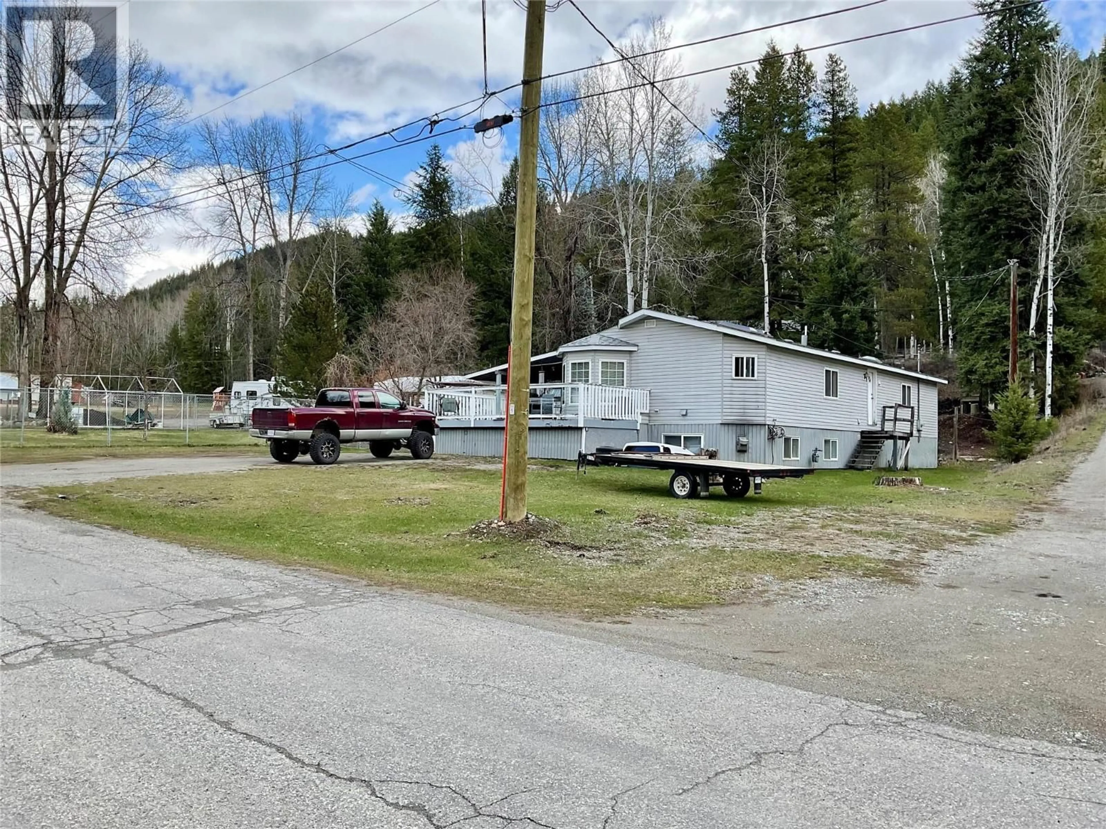 A pic from outside/outdoor area/front of a property/back of a property/a pic from drone, unknown for 786 STRATHMORE AVENUE, Greenwood British Columbia V0H1J0