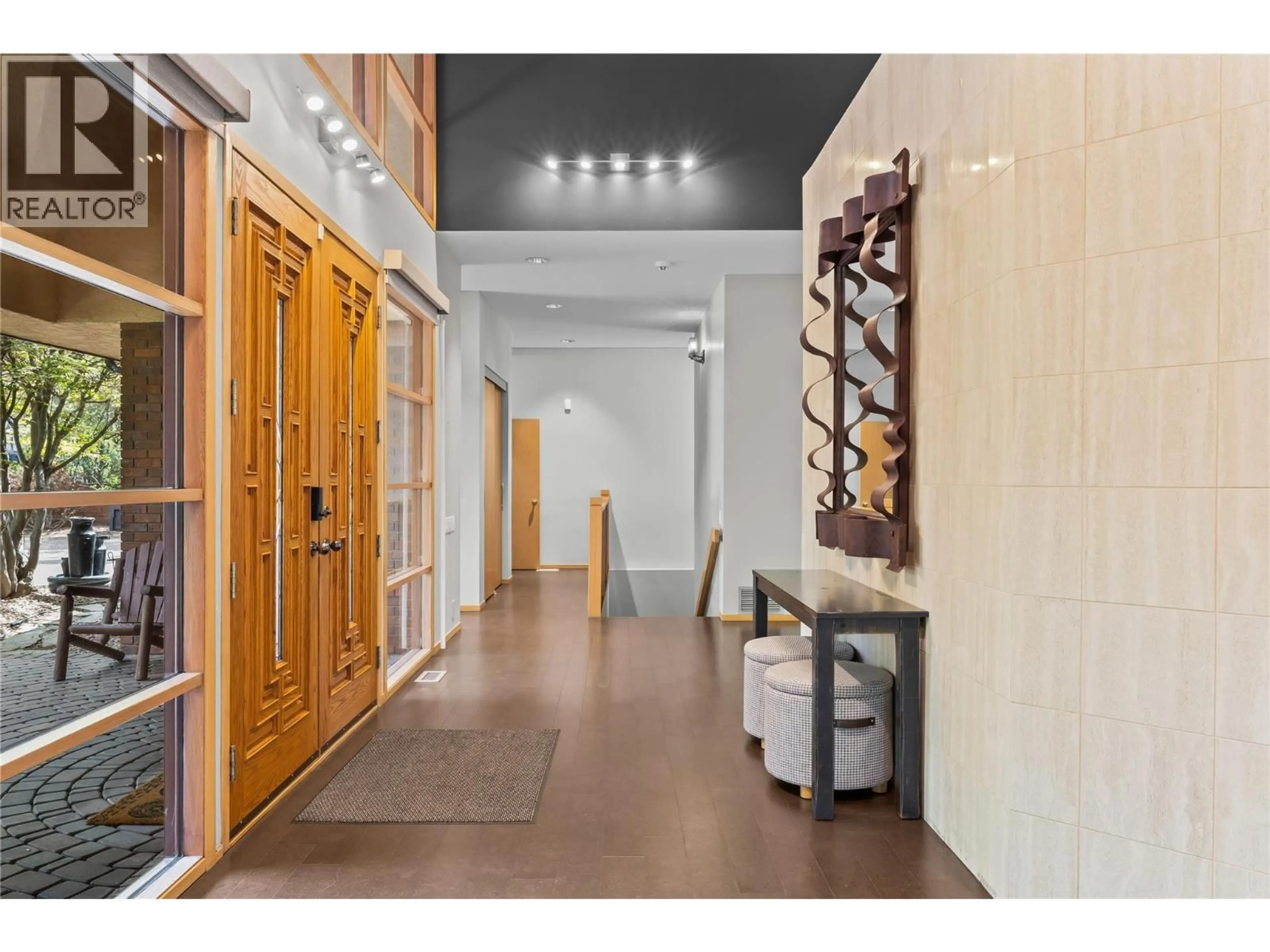 Indoor foyer for 14124 MOBERLY ROAD, Lake Country British Columbia V1V1A6