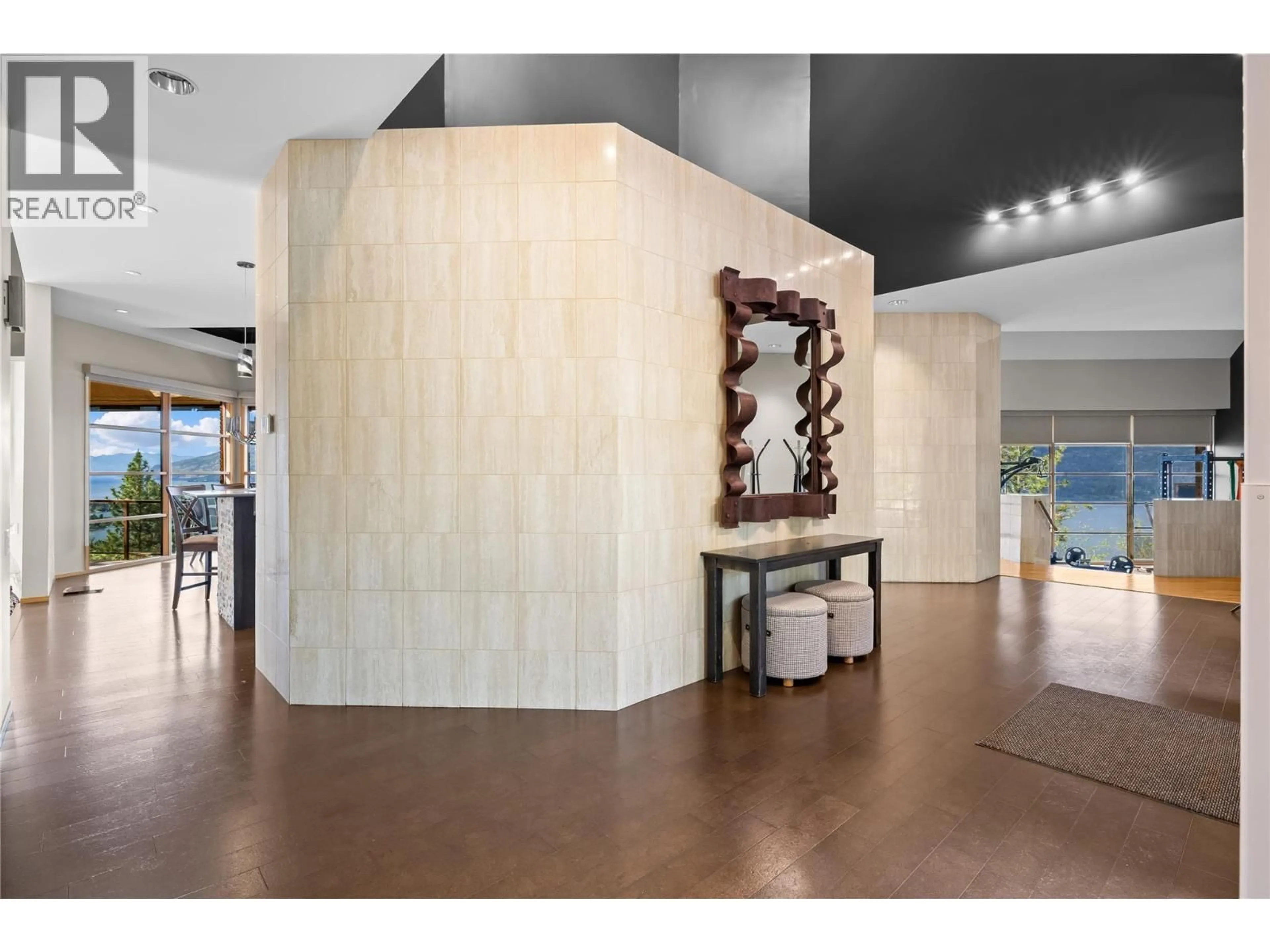 Indoor foyer for 14124 MOBERLY ROAD, Lake Country British Columbia V1V1A6