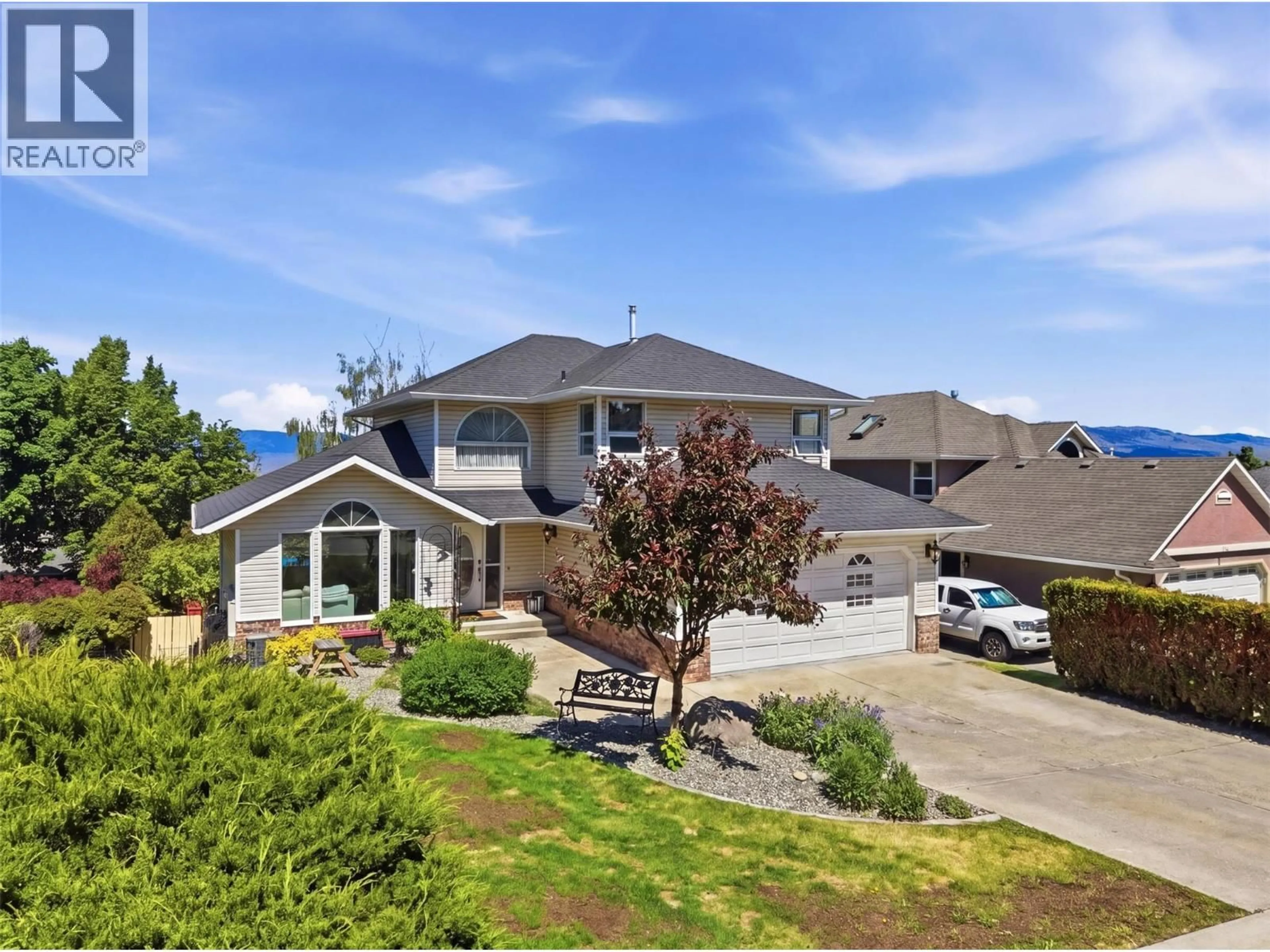 Home with vinyl exterior material, mountain view for 1954 STIRLING DRIVE, Kamloops British Columbia V1S1P9
