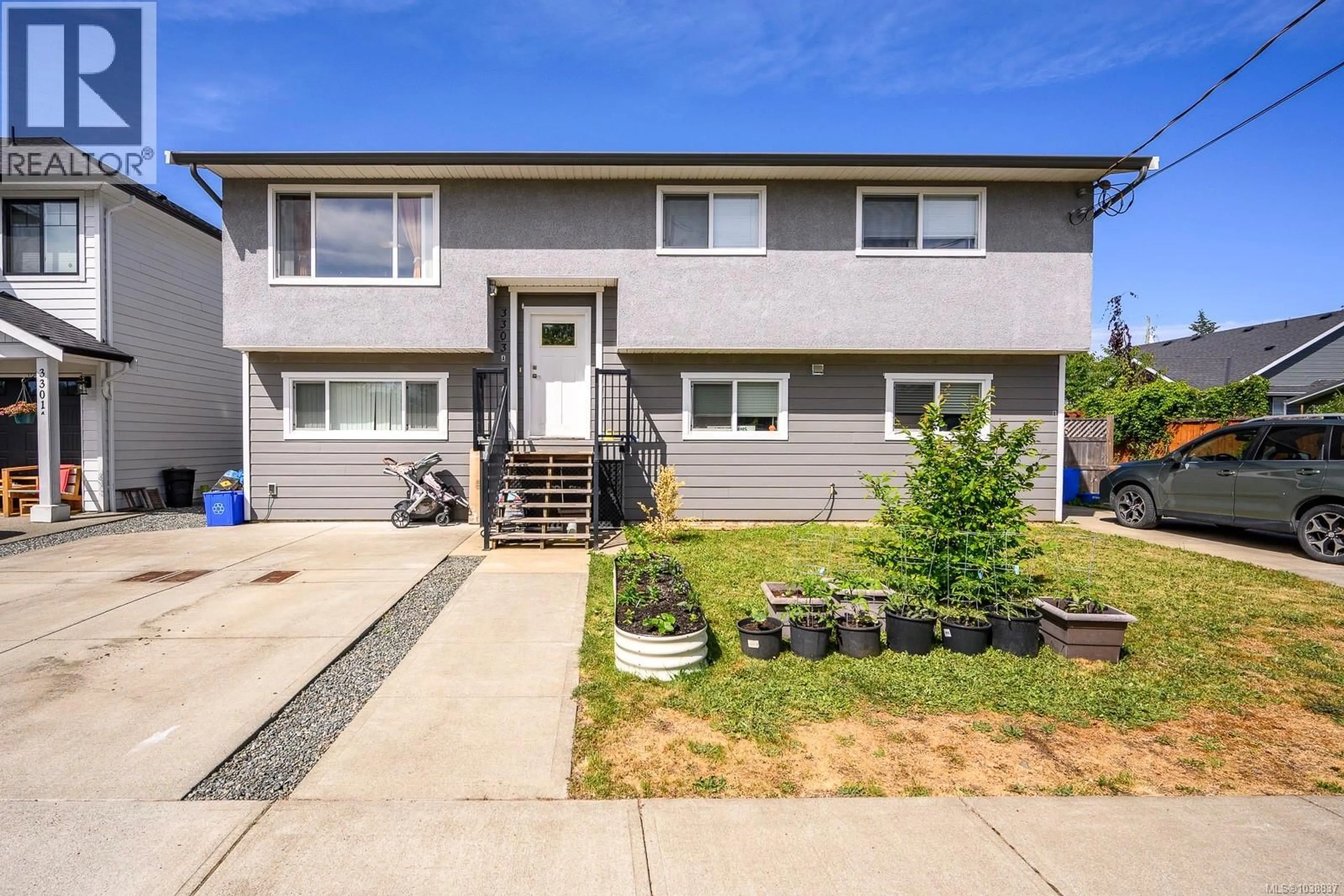 Home with vinyl exterior material, street for 3303 SEVENTH STREET, Cumberland British Columbia V0R1S0