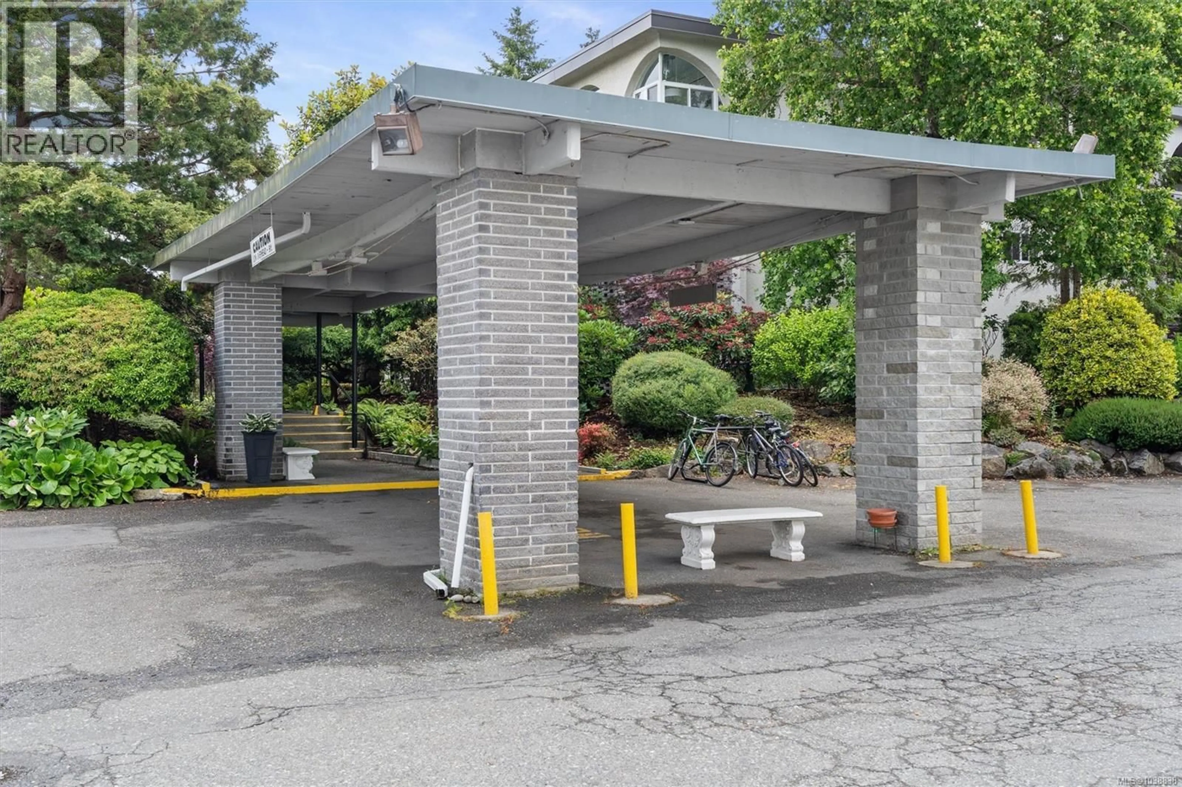 Unknown for 205 - 2040 WHITE BIRCH ROAD, Sidney British Columbia V8L2R1