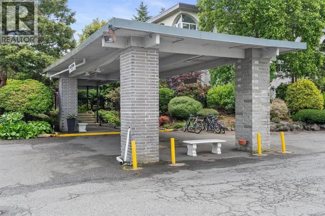 205 - 2040 WHITE BIRCH ROAD, Sidney 3