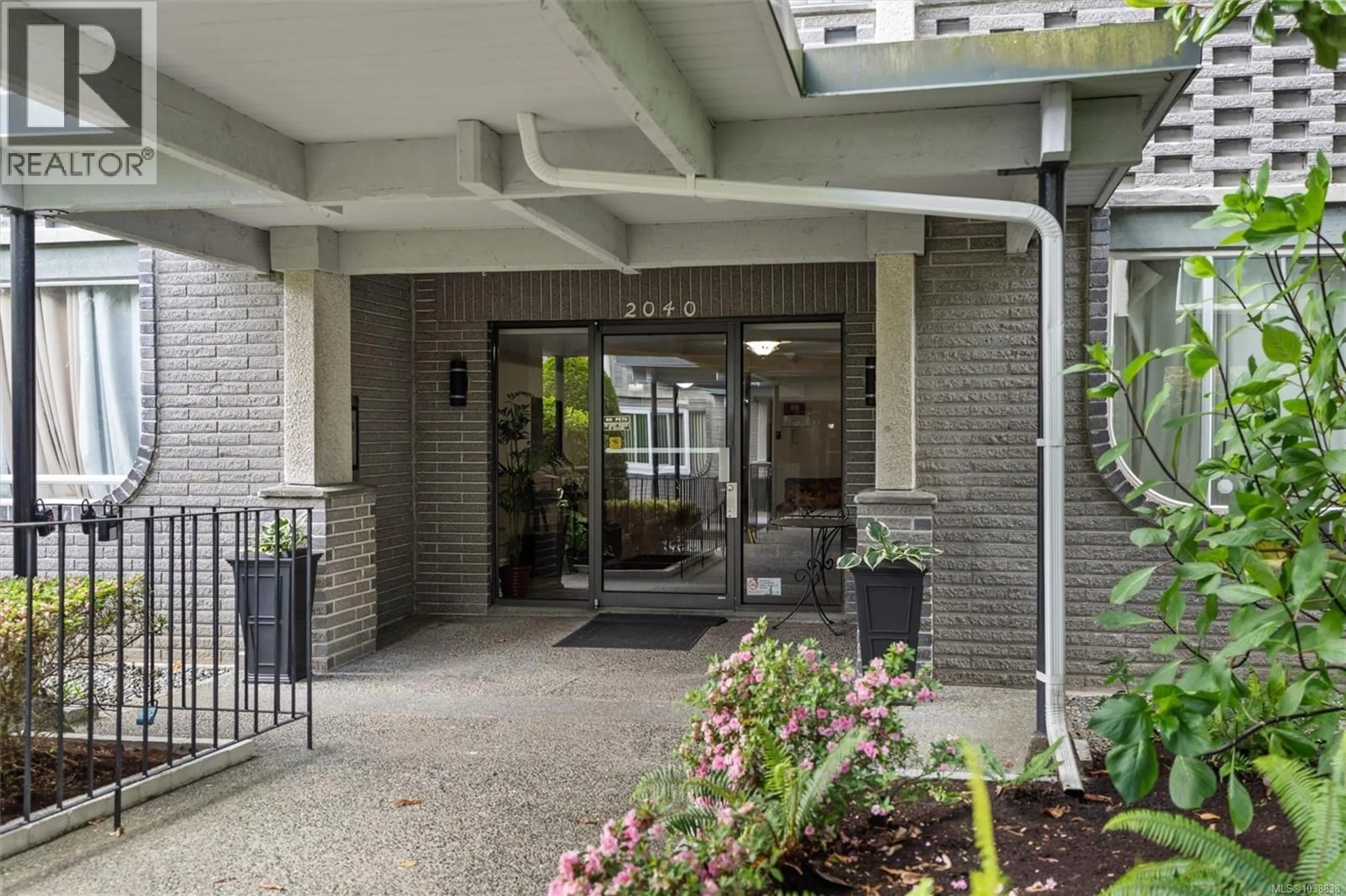 Unknown for 205 - 2040 WHITE BIRCH ROAD, Sidney British Columbia V8L2R1
