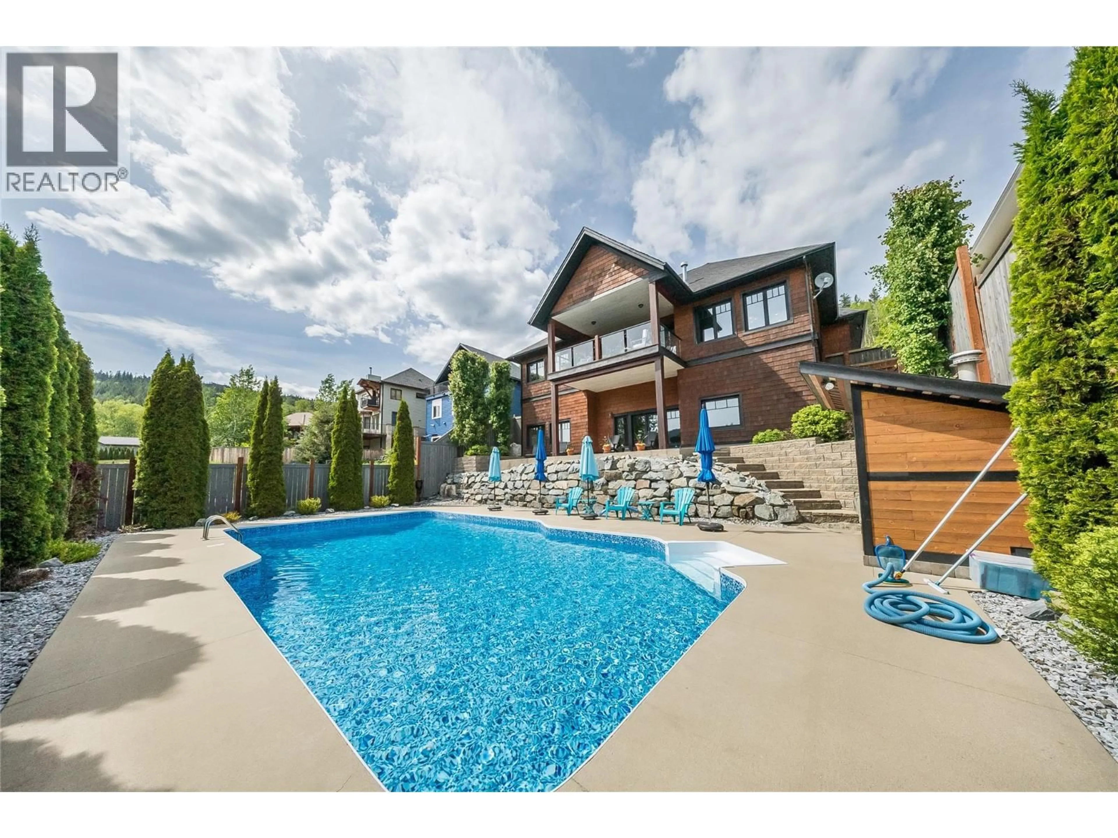Pool for 1009 SILVERTIP ROAD, Rossland British Columbia V0G1Y0