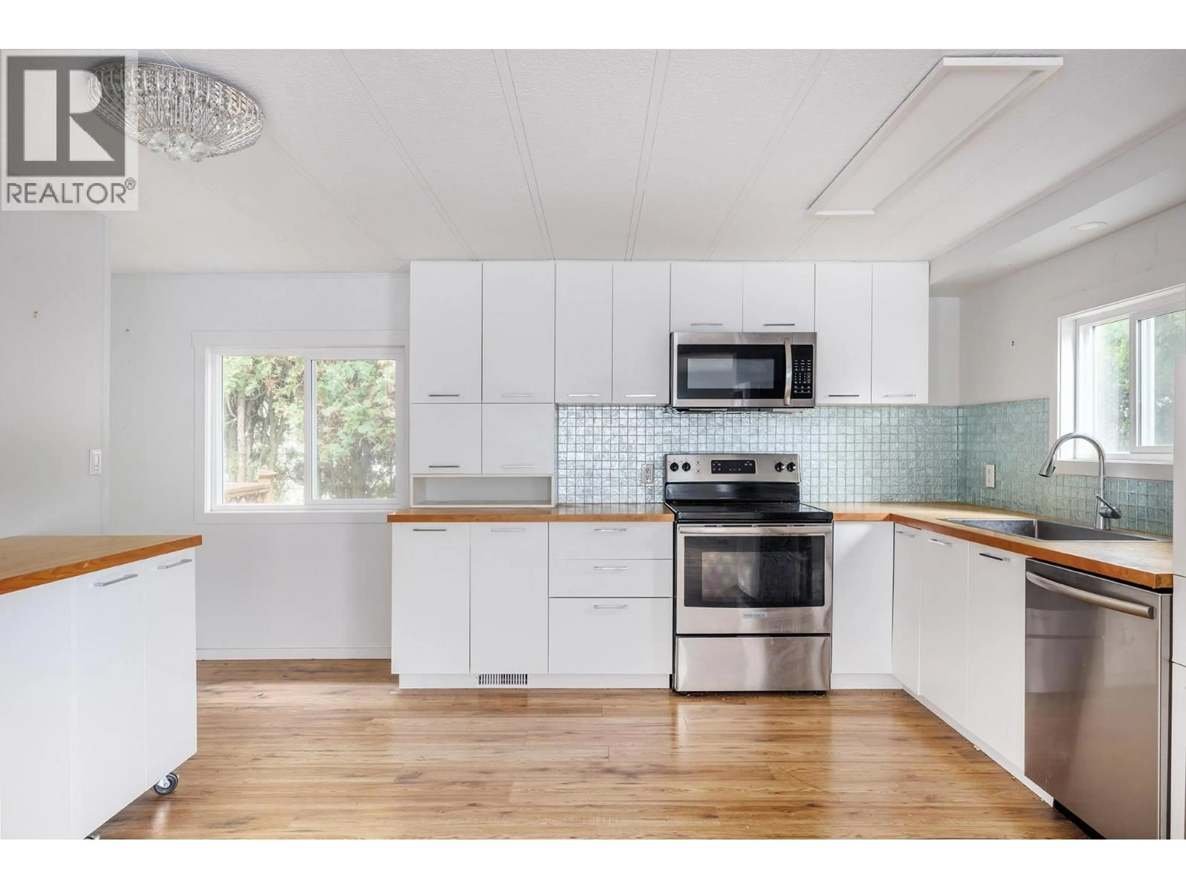 Open concept kitchen, unknown for 71 - 1929 HIGHWAY 97 OTHER SOUTH, Kelowna British Columbia V1Z2Z1