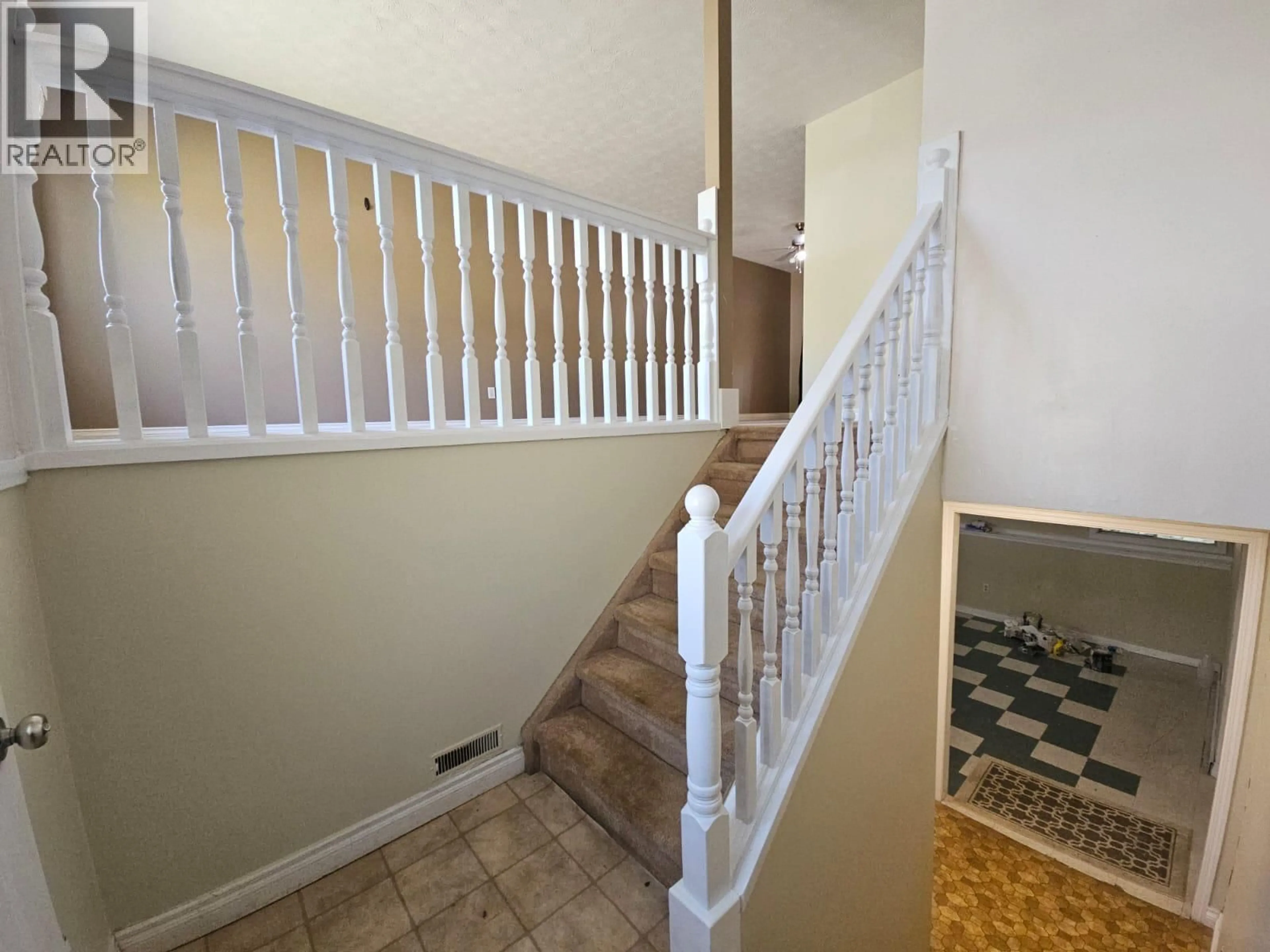 Stairs for 131 BULLMOOSE CRESCENT, Tumbler Ridge British Columbia V0C2W0