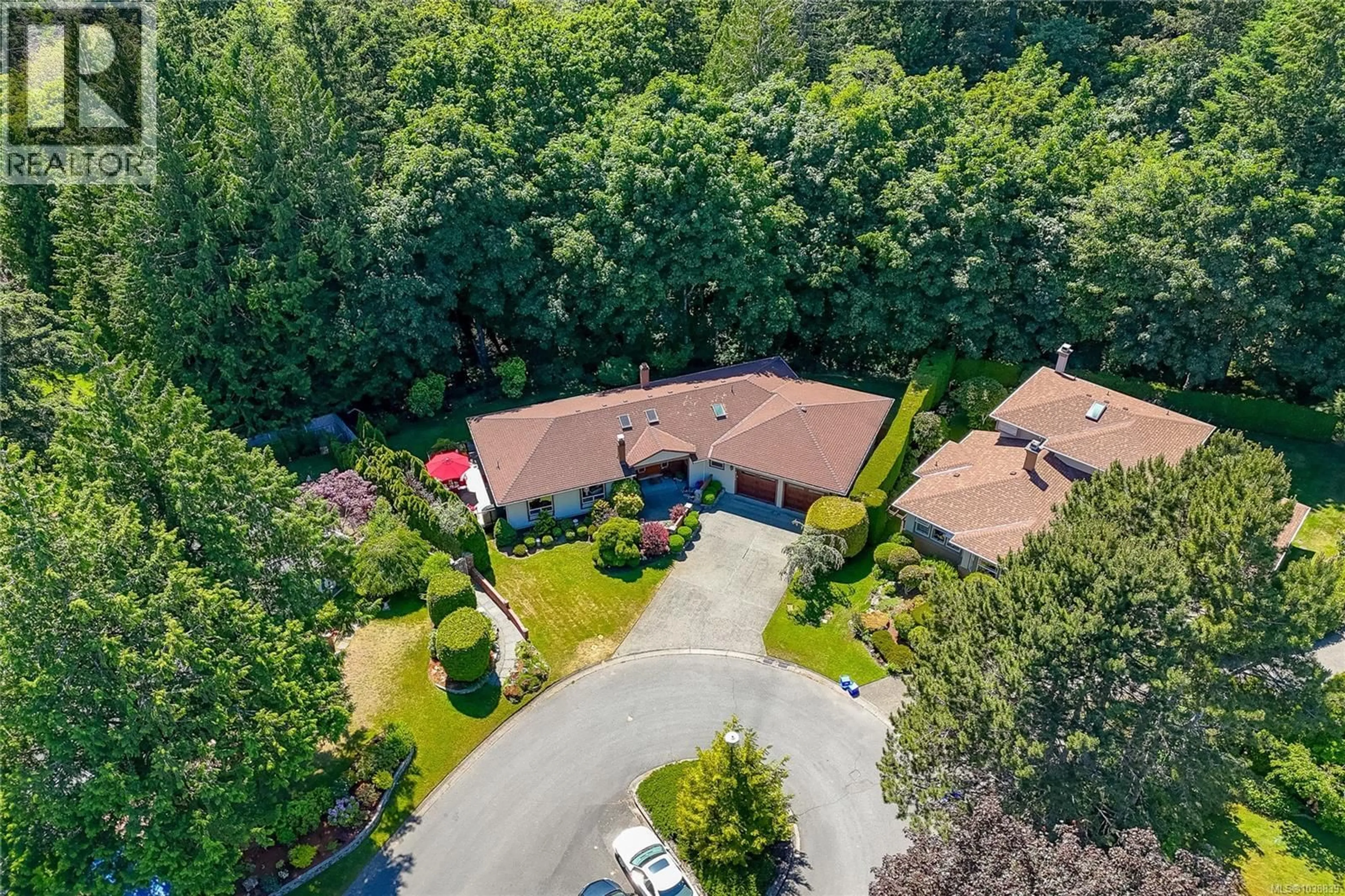 A pic from outside/outdoor area/front of a property/back of a property/a pic from drone, unknown for 4770 AMBLEWOOD DRIVE, Saanich British Columbia V8Y2S3