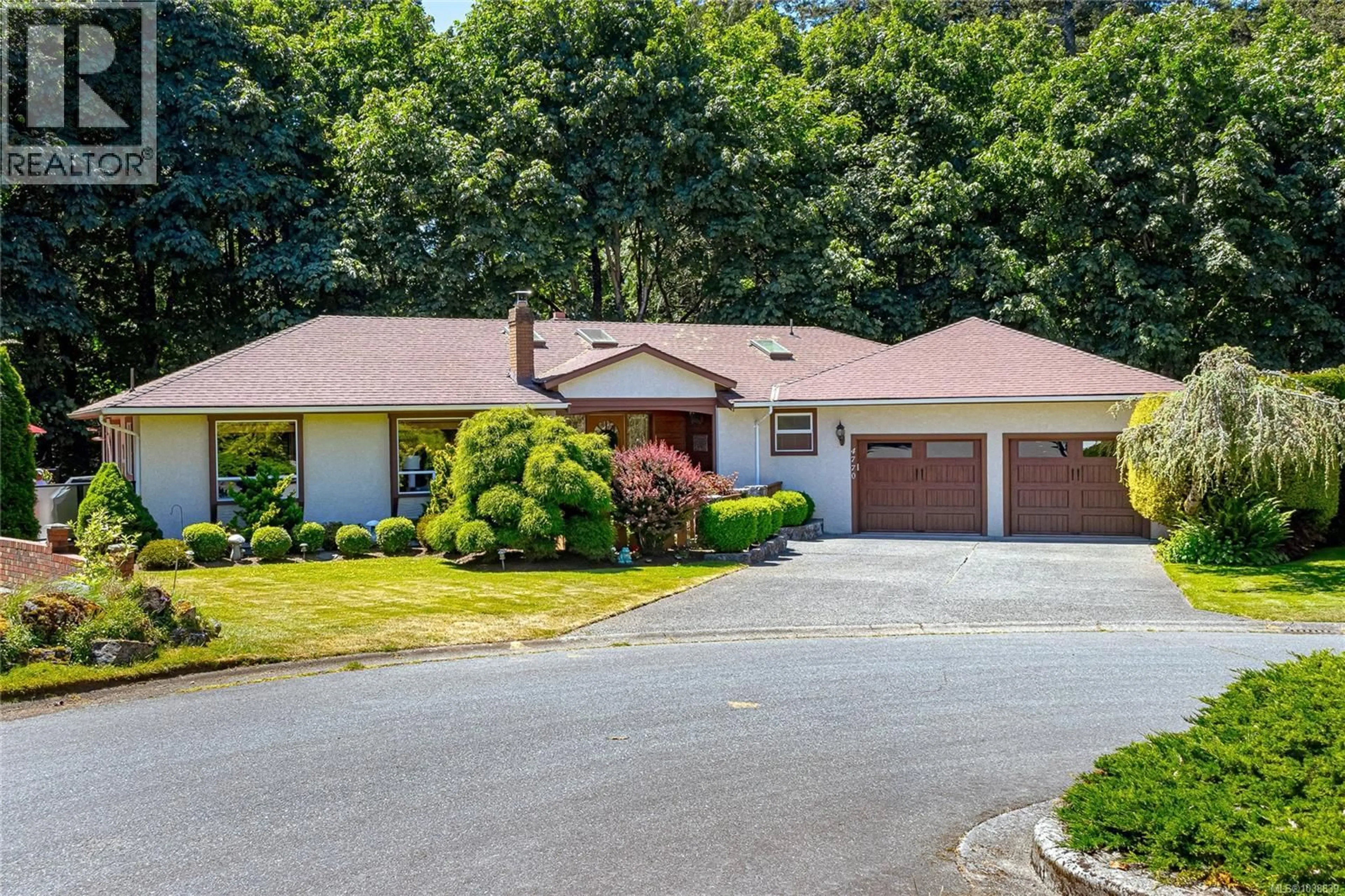 A pic from outside/outdoor area/front of a property/back of a property/a pic from drone, unknown for 4770 AMBLEWOOD DRIVE, Saanich British Columbia V8Y2S3