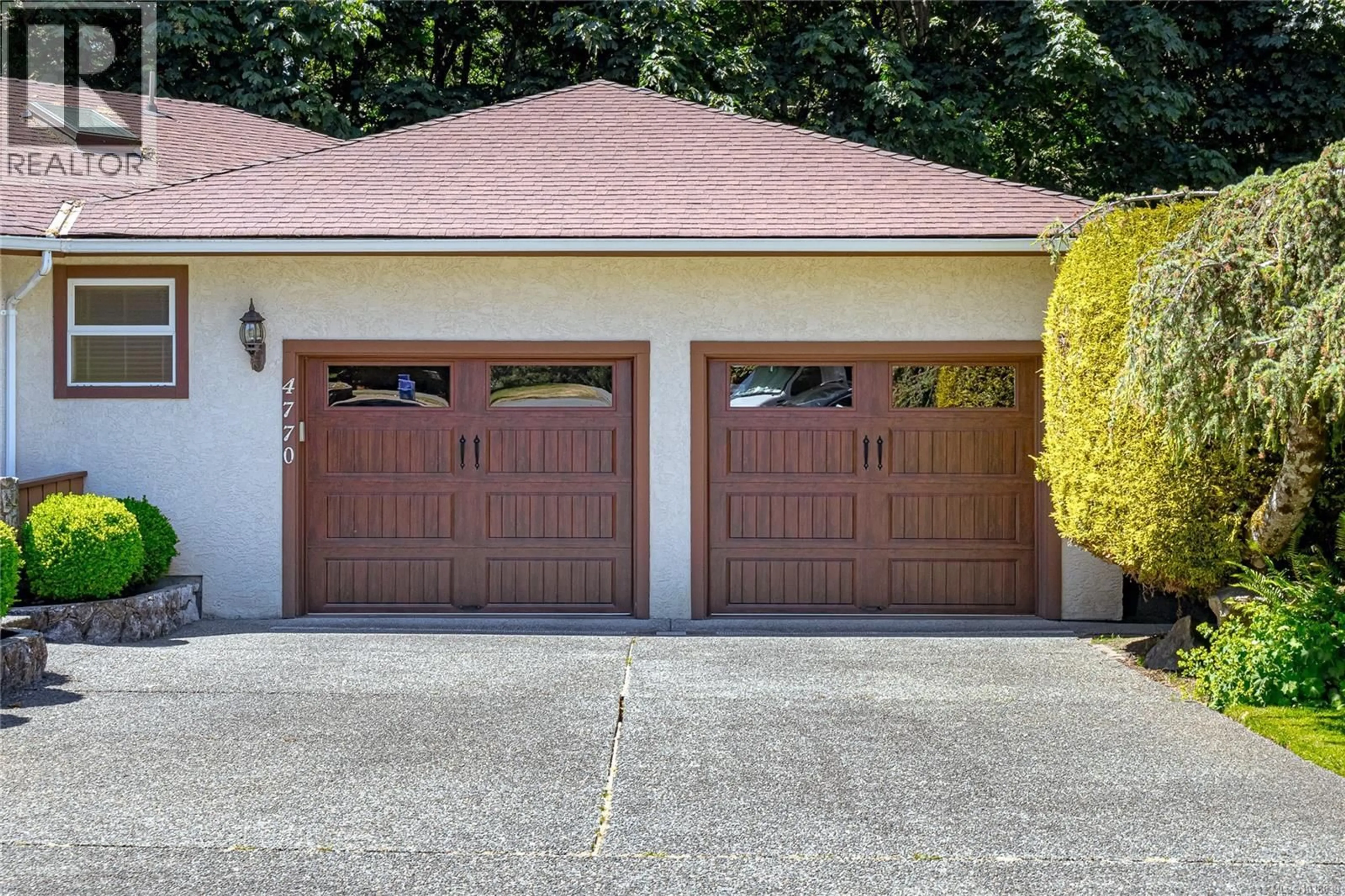 Indoor garage for 4770 AMBLEWOOD DRIVE, Saanich British Columbia V8Y2S3