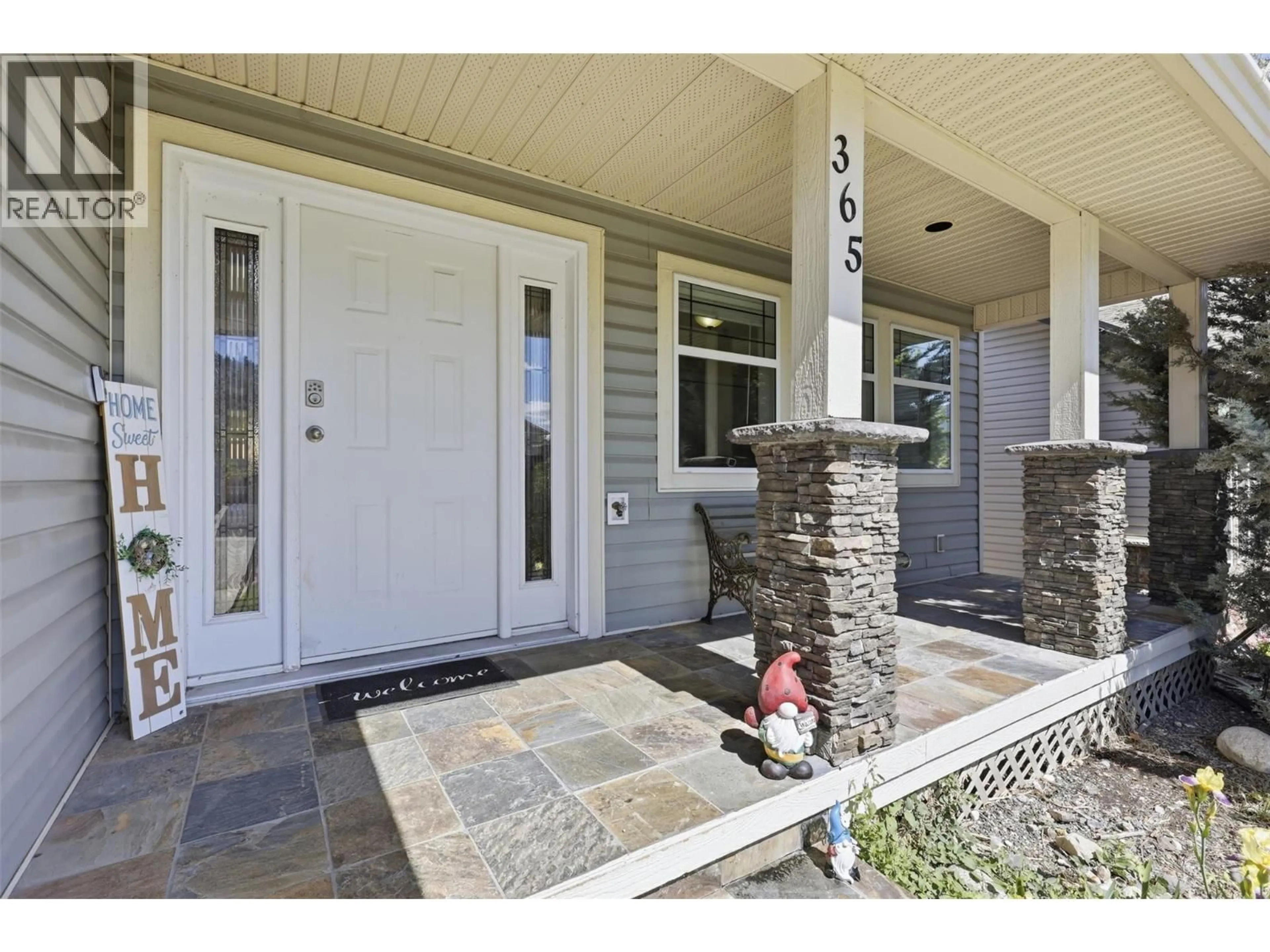Indoor entryway for 365 COUGAR ROAD, Kamloops British Columbia V2C6V1