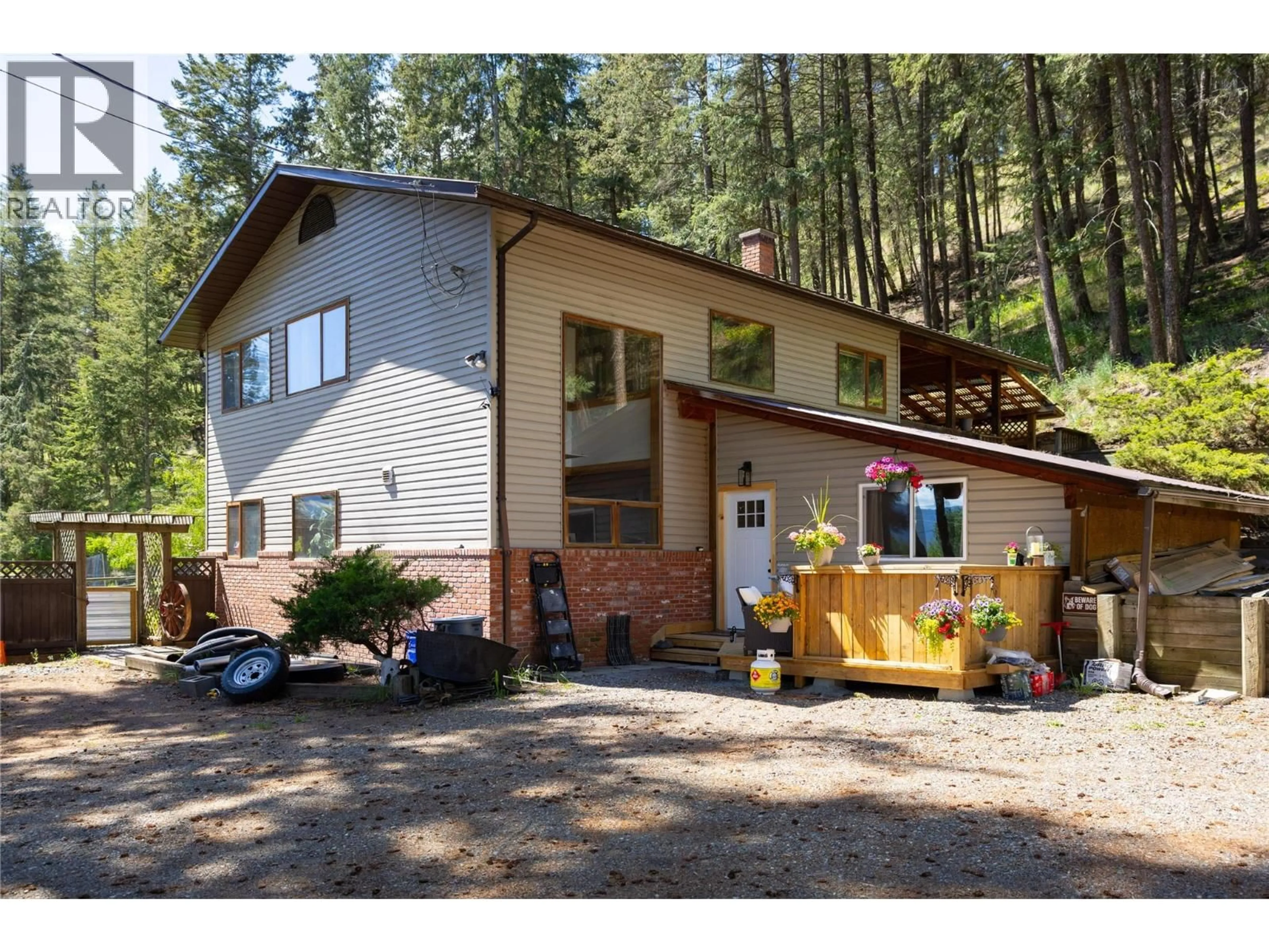 Home with vinyl exterior material, unknown for 4644 97 HIGHWAY, Westwold British Columbia V0E3B1