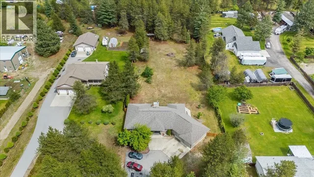 816 COLUMBIA ROAD, Castlegar 3