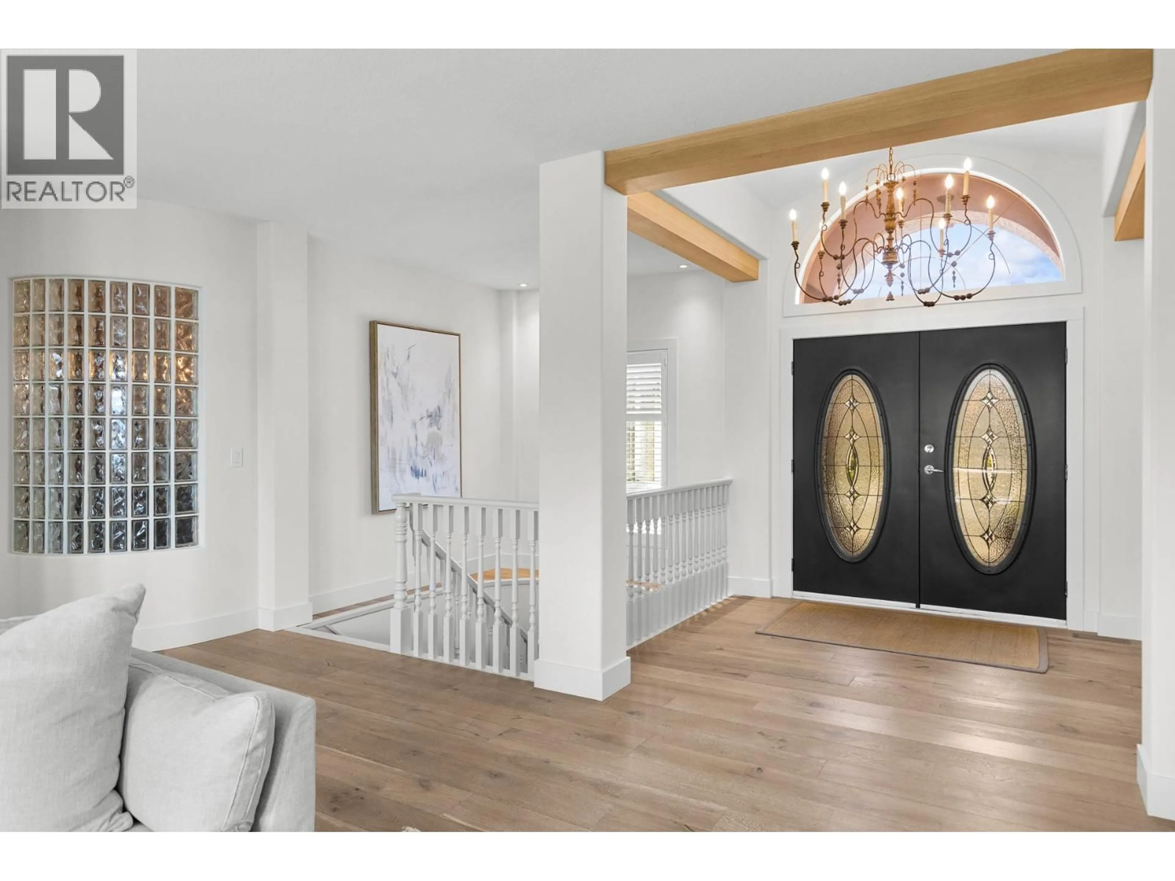 Indoor entryway for 2150 BRECKENRIDGE COURT, Kelowna British Columbia V1V1W2