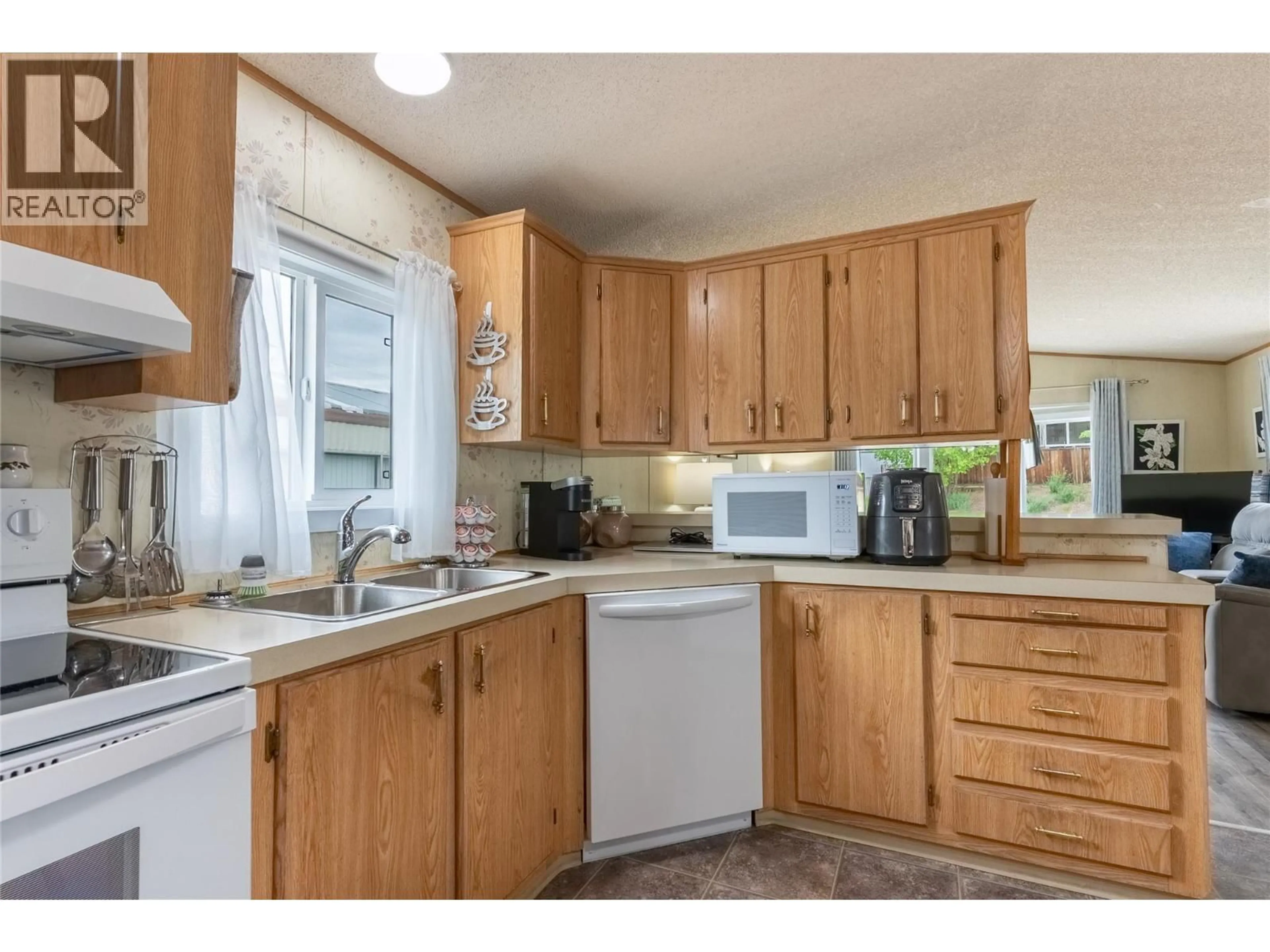 Standard kitchen, unknown for 50 - 1000 MESA VISTA COURT, Ashcroft British Columbia V0K1A0