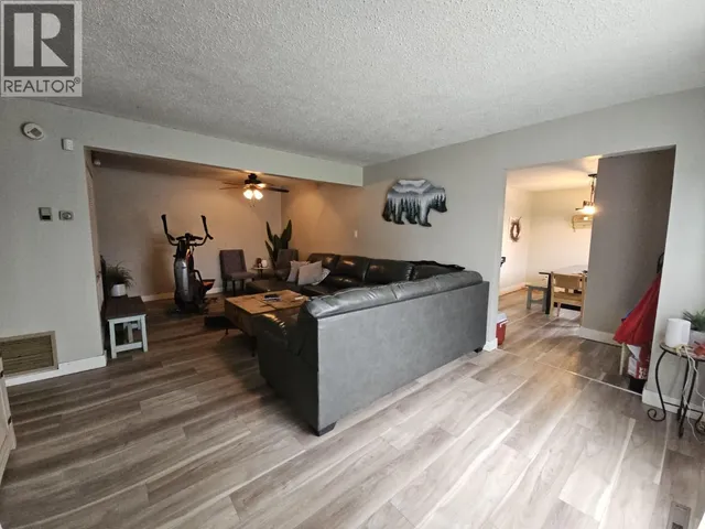4704 50 AVENUE NORTHEAST, Chetwynd 3