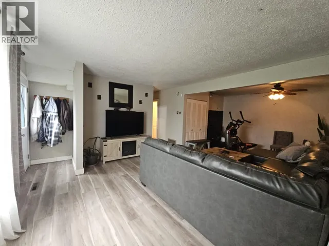 4704 50 AVENUE NORTHEAST, Chetwynd 5