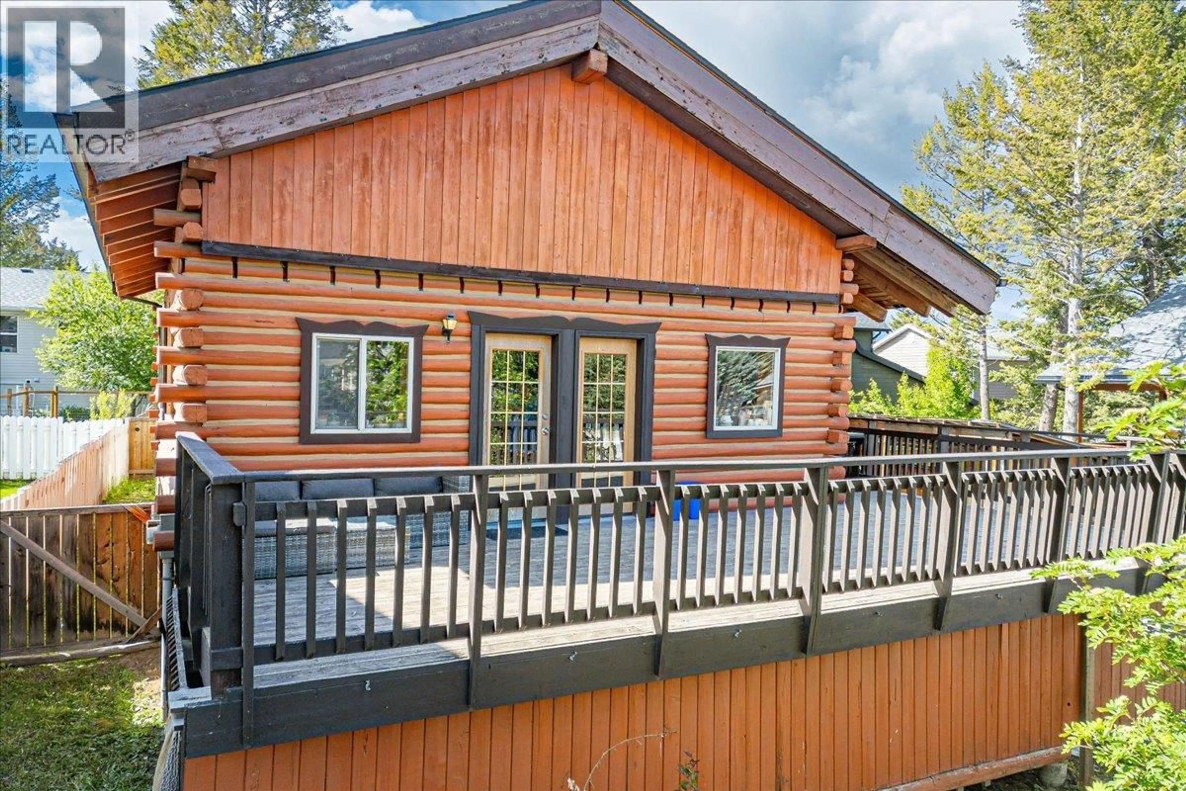 Patio, building for 4764 FORSTERS LANDING ROAD, Radium Hot Springs British Columbia V0A1M0