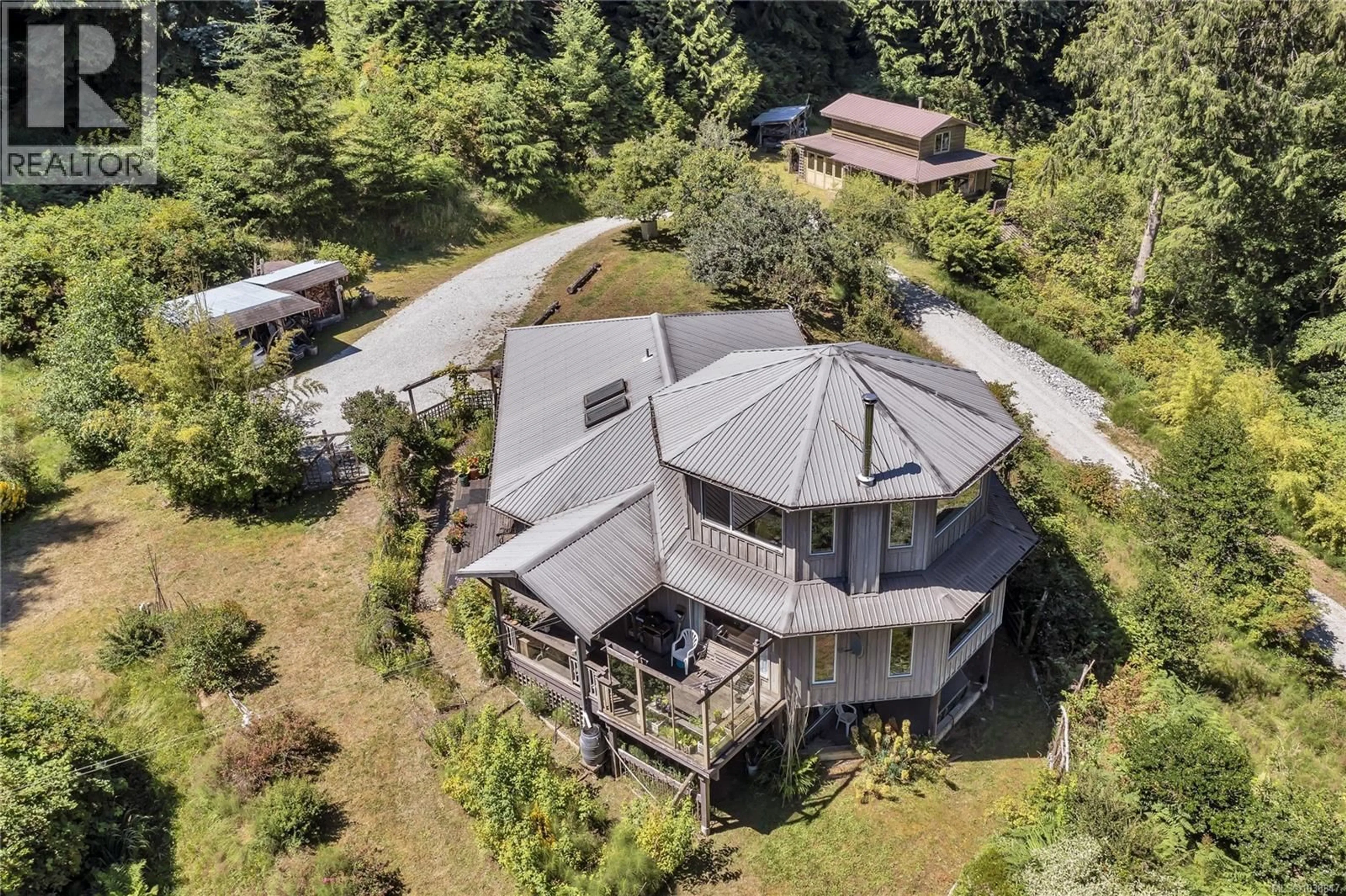 A pic from outside/outdoor area/front of a property/back of a property/a pic from drone, mountain view for 412 ISABELLA POINT ROAD, Salt Spring British Columbia V8K1V4