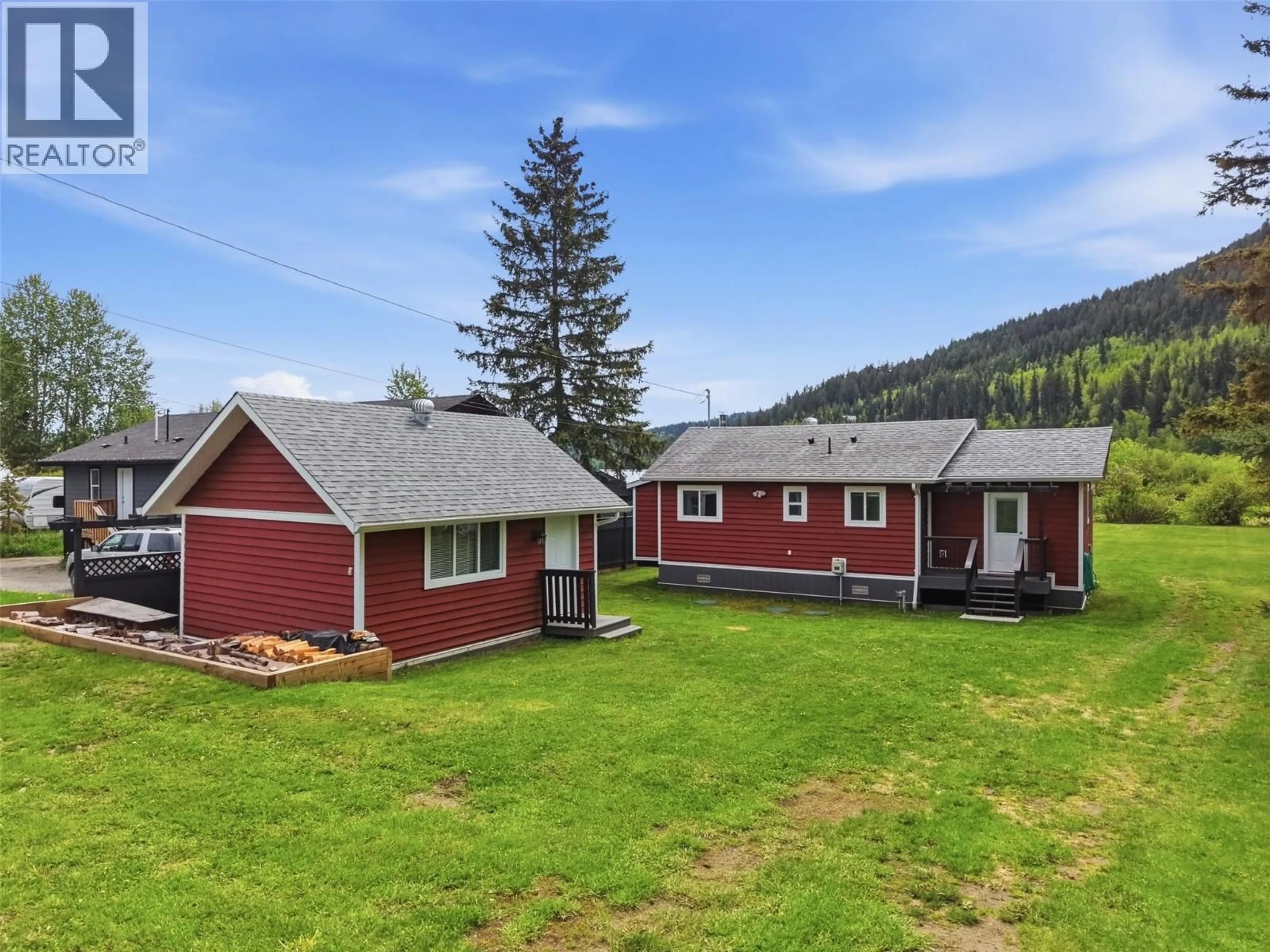 A pic from outside/outdoor area/front of a property/back of a property/a pic from drone, mountain view for 3020 MCCREIGHT ROAD, Kamloops British Columbia V0E3E1