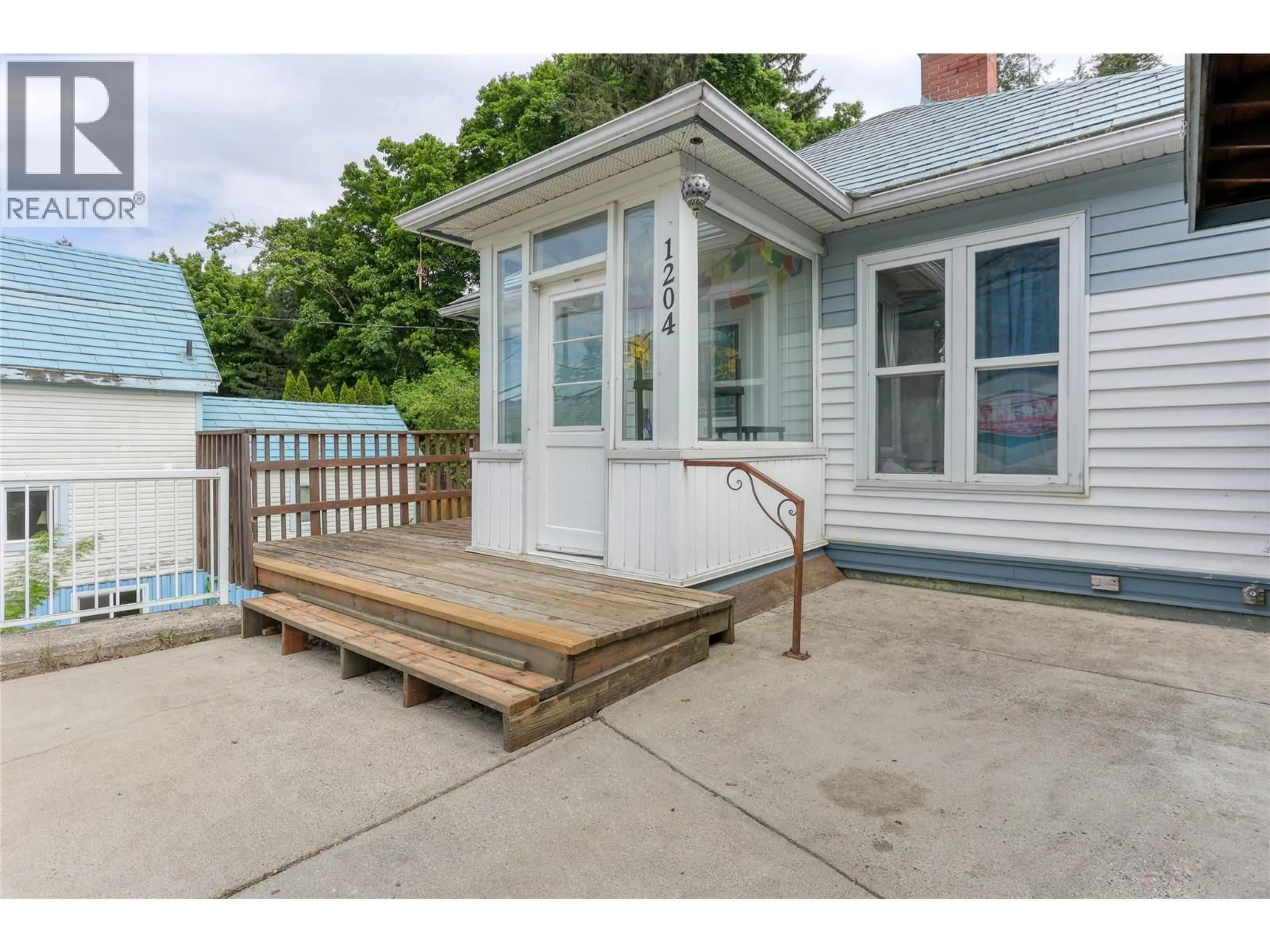 Patio, water/lake/river/ocean view for 1204 FRONT STREET, Nelson British Columbia V1L4C4