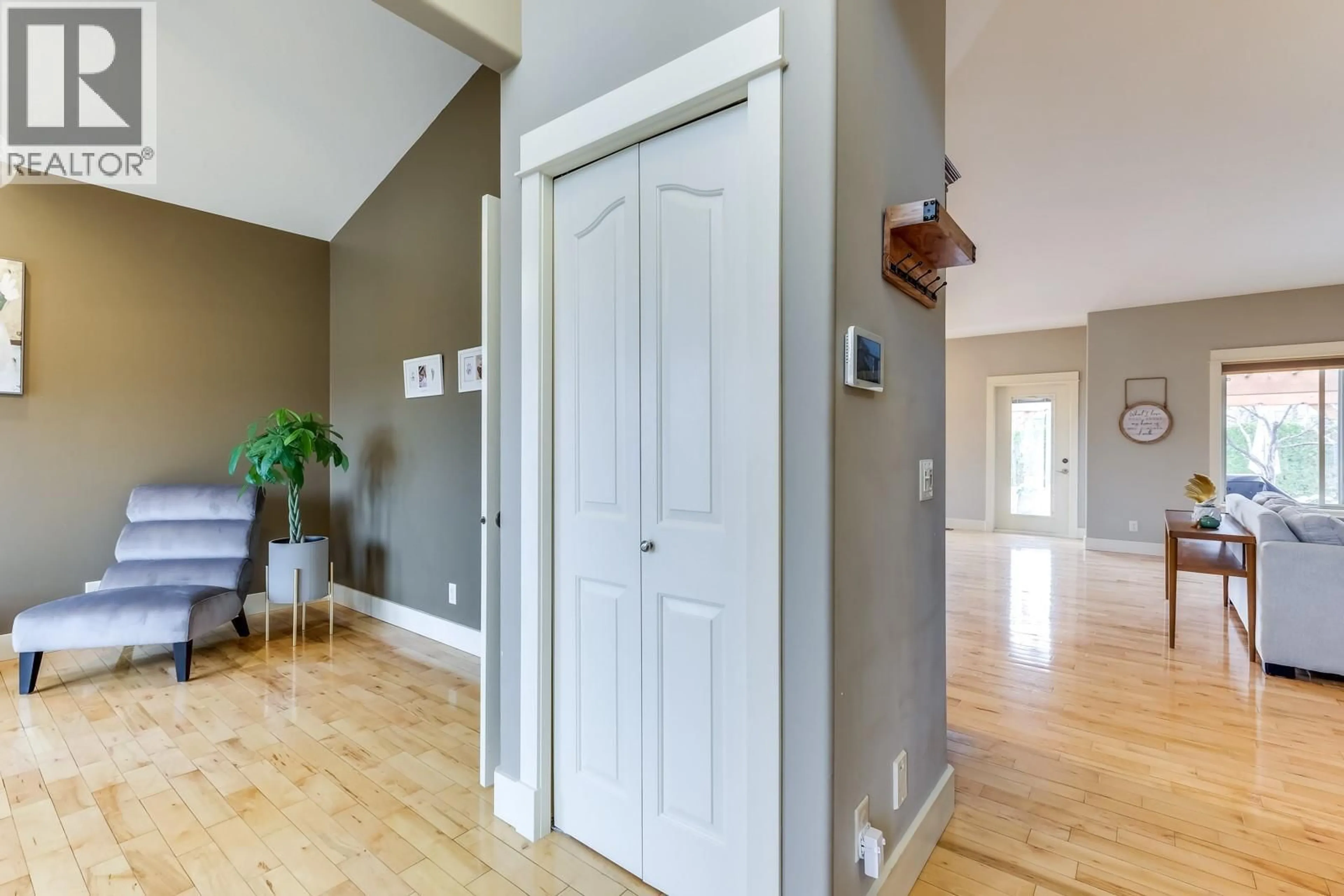 Unknown for 688 ALMANDINE COURT, Kelowna British Columbia V1W4Z5