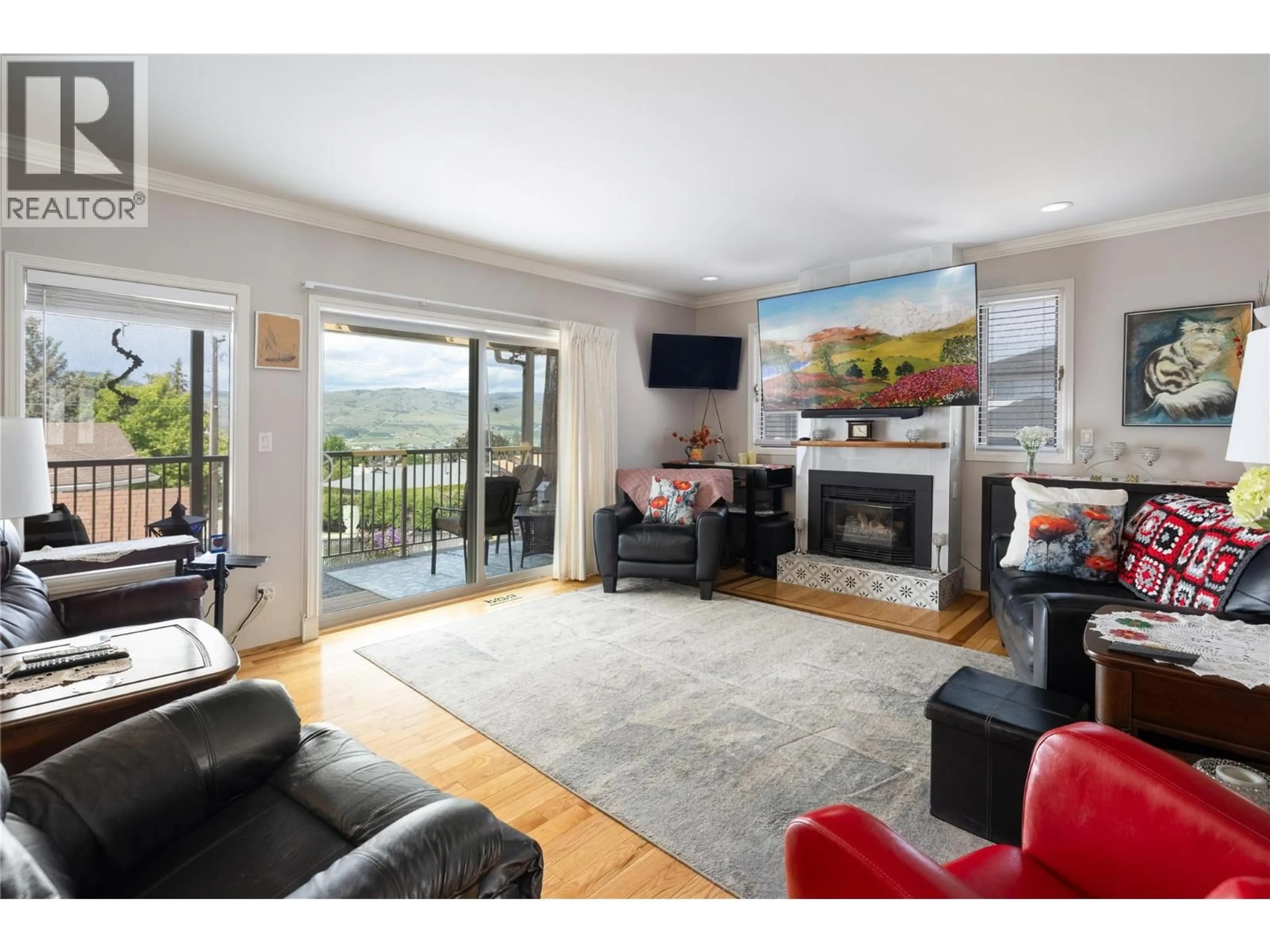 Living room with furniture, unknown for 3944 CASCADE DRIVE, Vernon British Columbia V1T9E7
