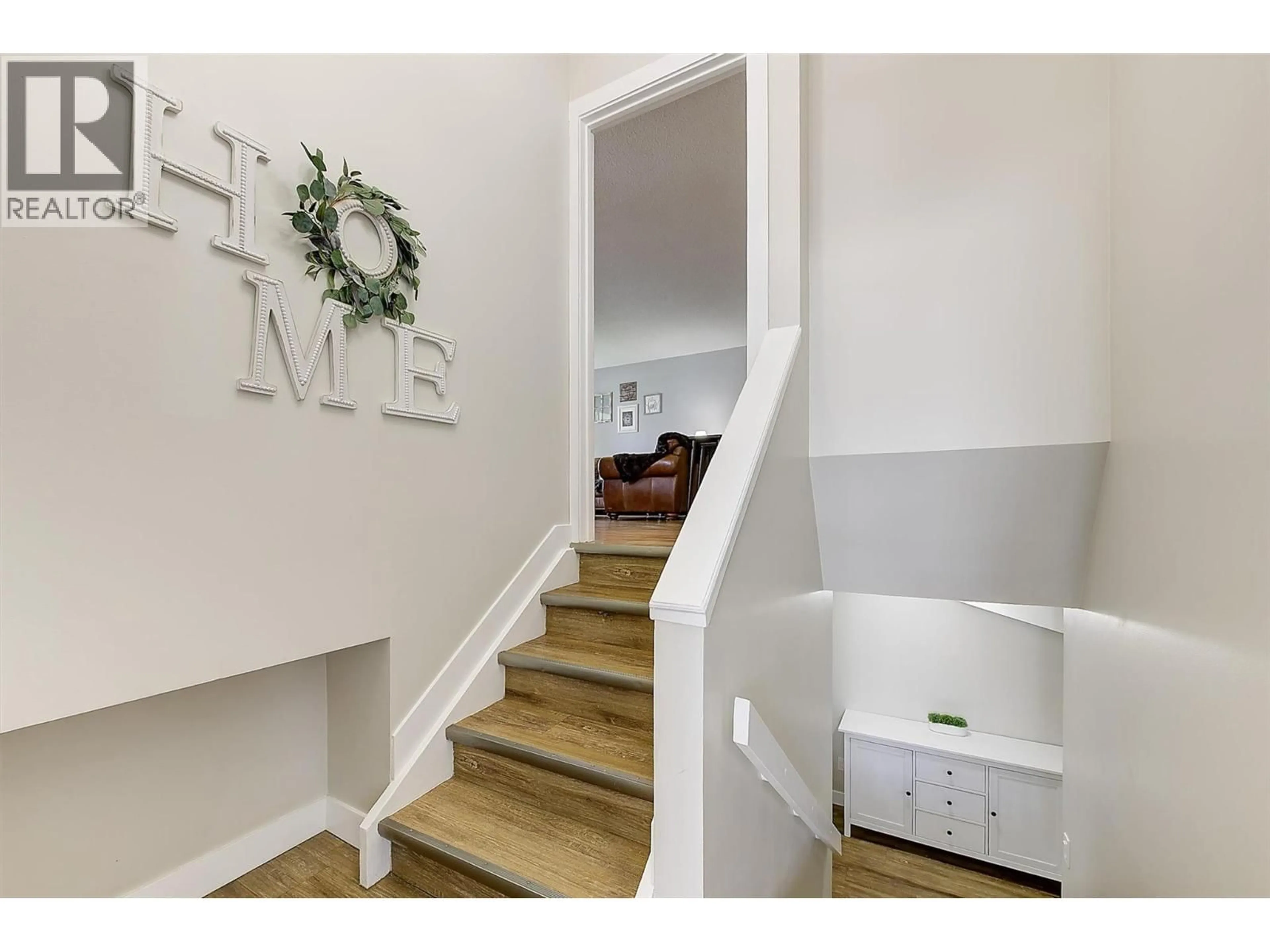 Indoor entryway for 230 KNELLER ROAD, Kelowna British Columbia V1X4C2