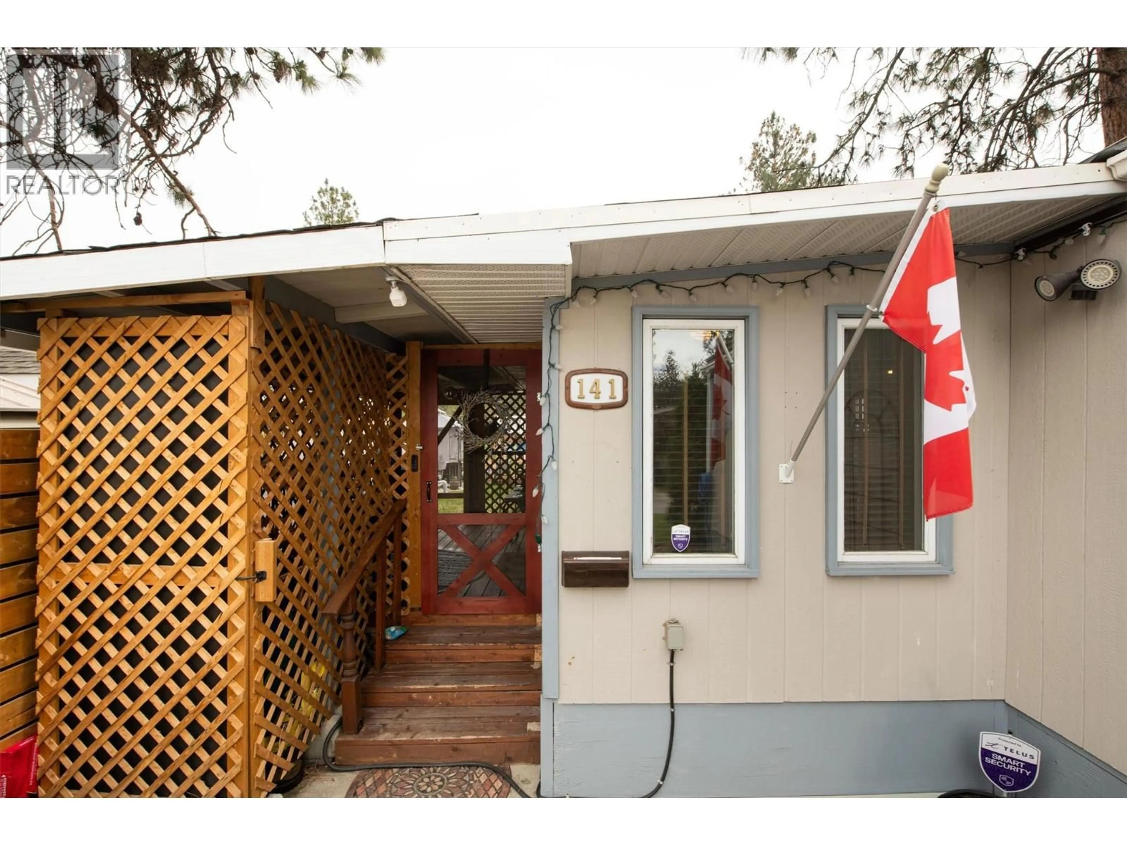 Home with vinyl exterior material, street for 141 - 1999 HIGHWAY 97 HIGHWAY SOUTH, West Kelowna British Columbia V1Z1B2