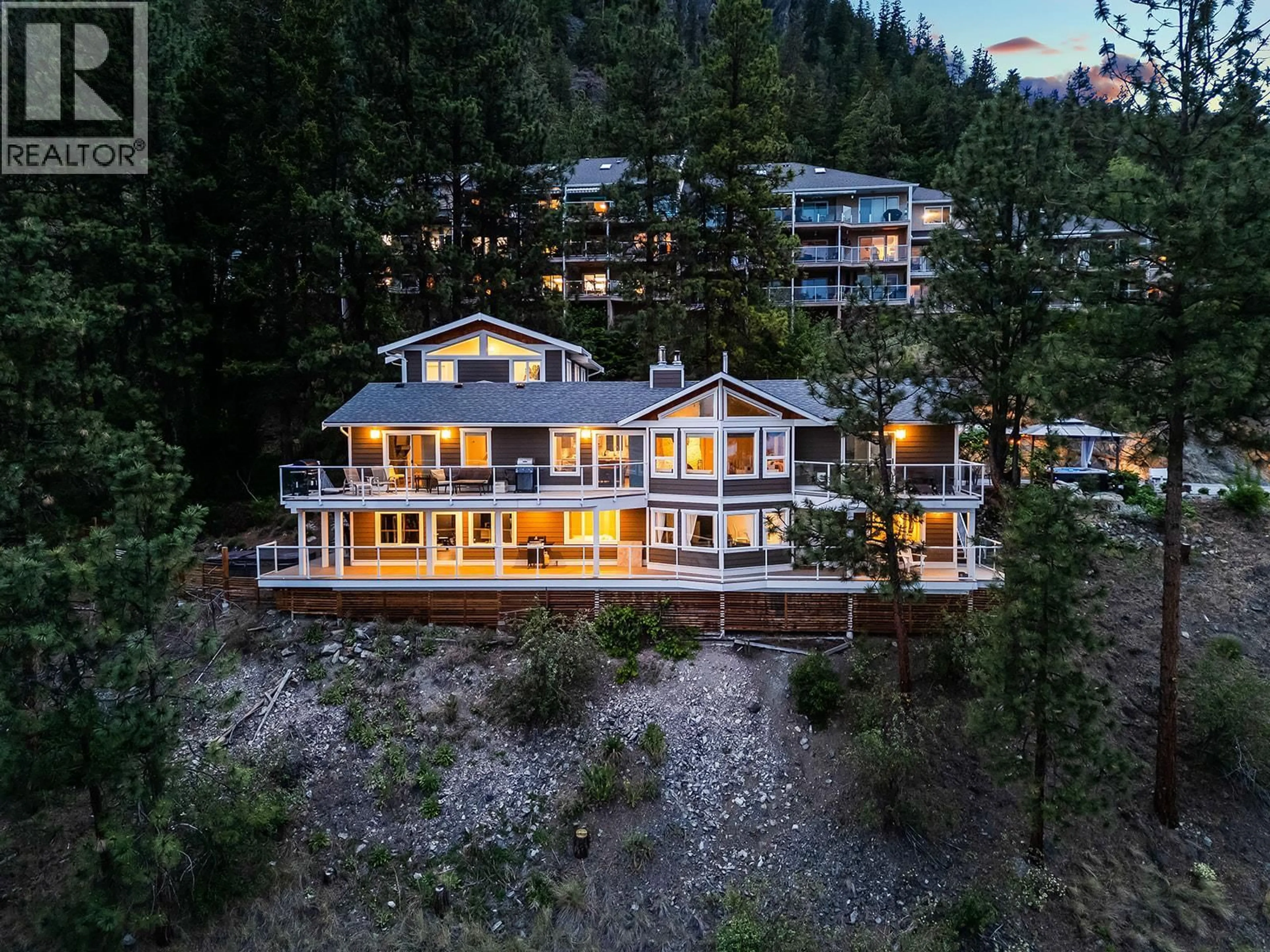 A pic from outside/outdoor area/front of a property/back of a property/a pic from drone, water/lake/river/ocean view for 4618 PONDEROSA DRIVE, Peachland British Columbia V0H1X5