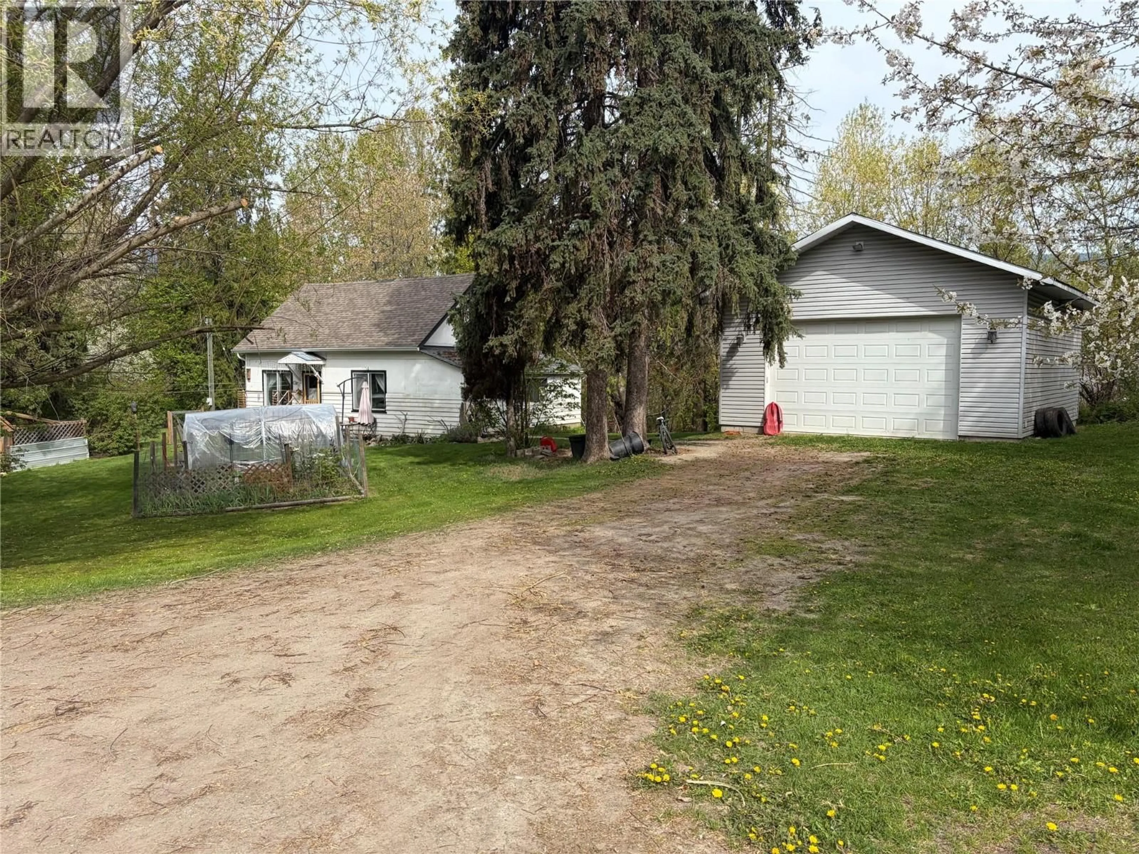 Unknown for 2370 LAKESHORE ROAD NORTHEAST, Salmon Arm British Columbia V1E3X9