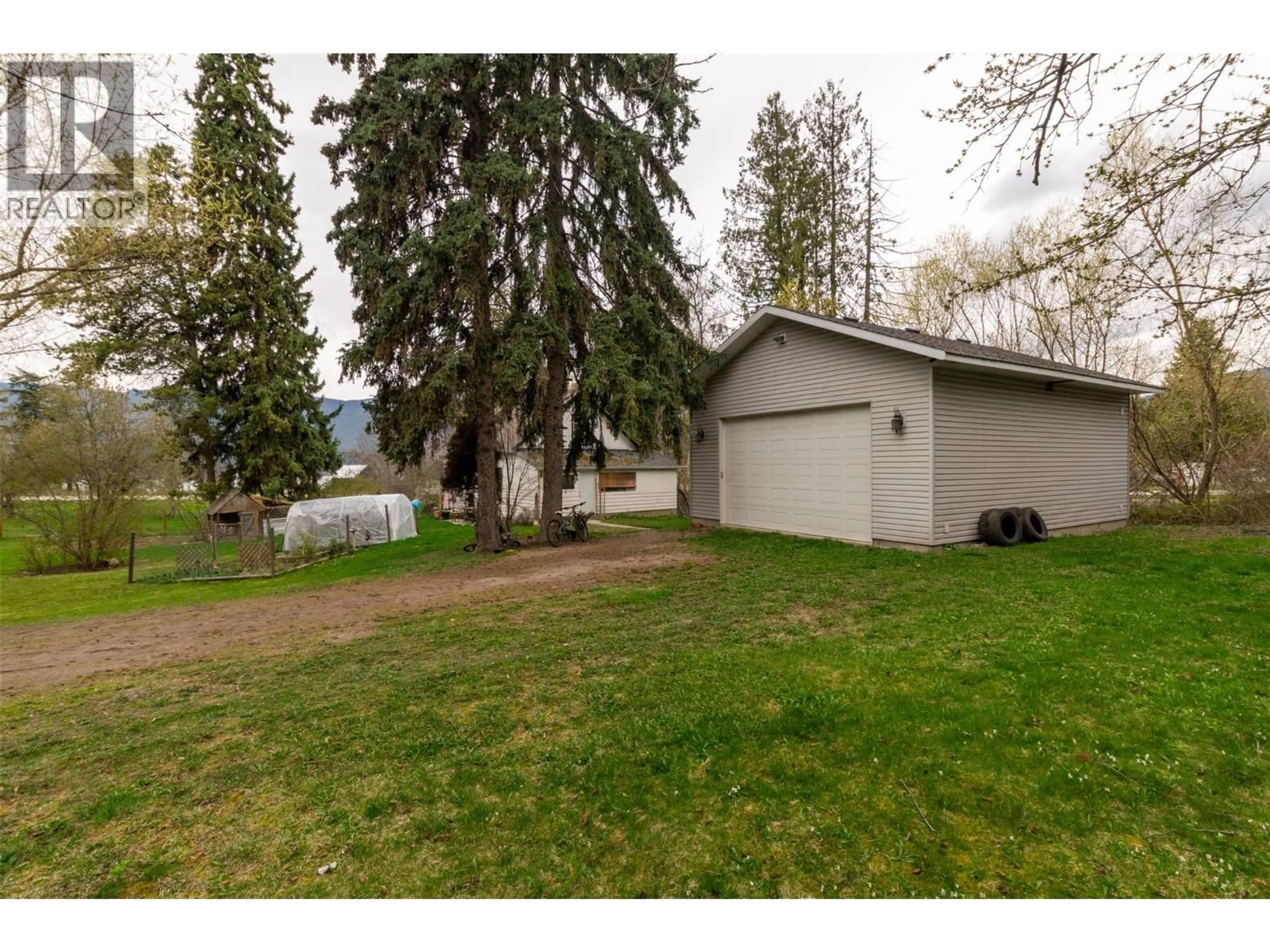 Unknown for 2370 LAKESHORE ROAD NORTHEAST, Salmon Arm British Columbia V1E3X9