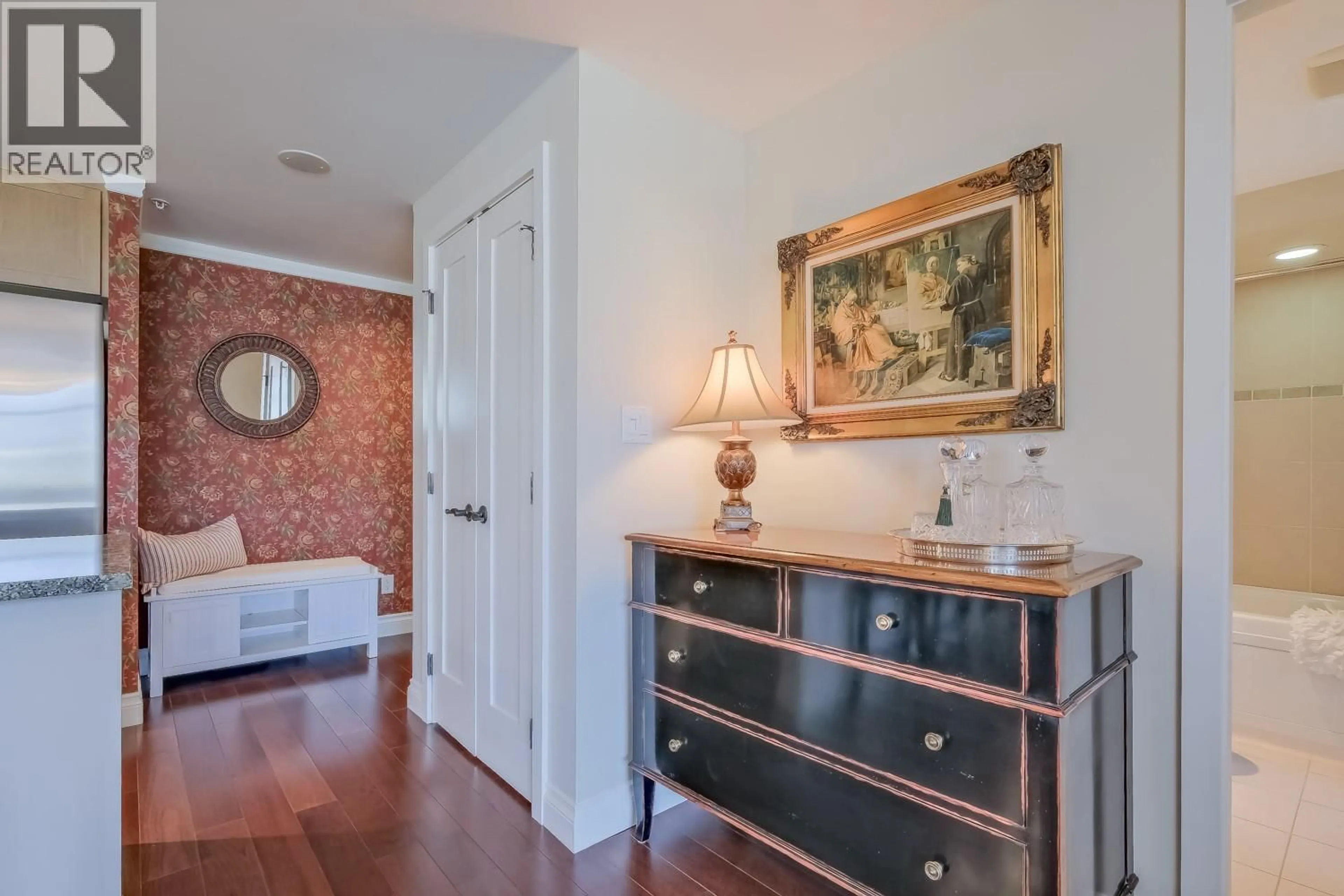 Indoor entryway for 1007 - 160 LAKESHORE DRIVE, Penticton British Columbia V2A9C2