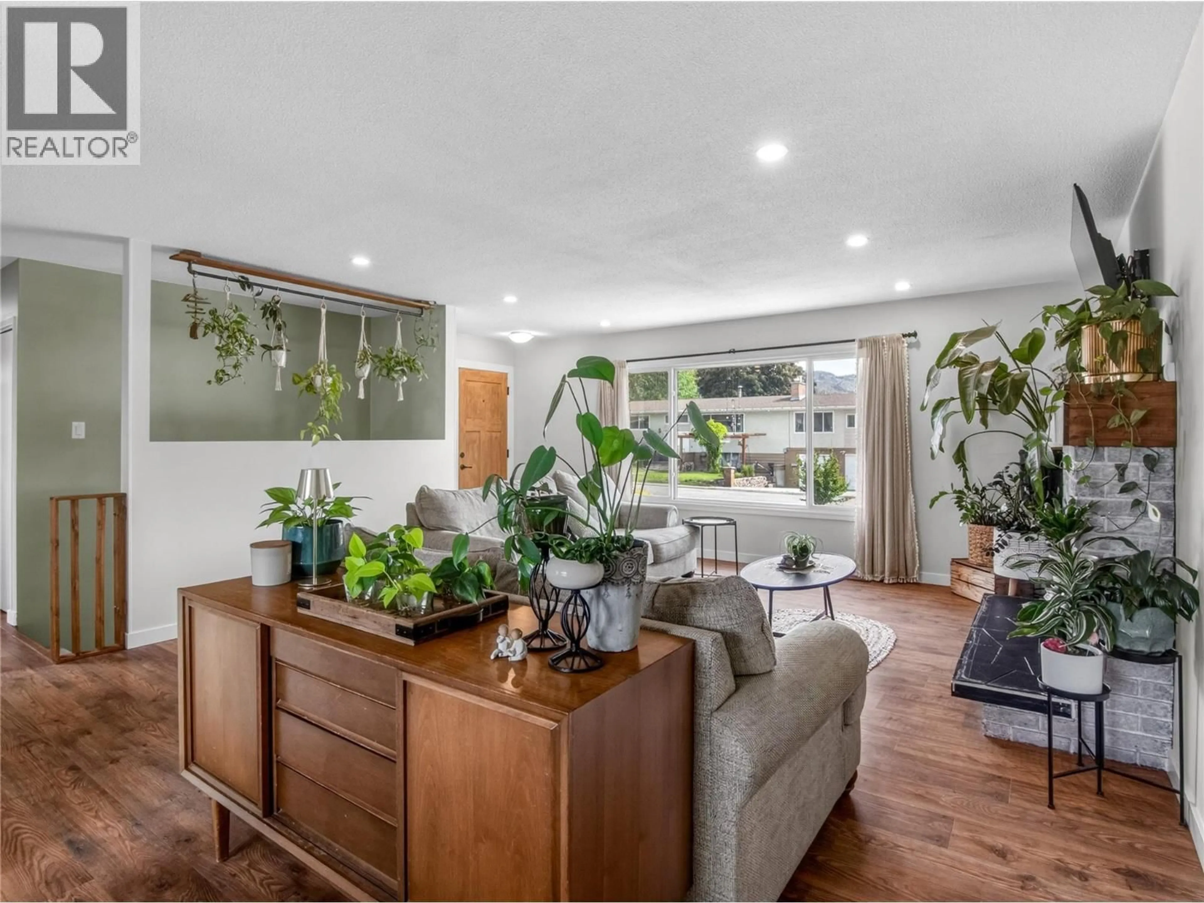 Unknown for 165 MCCULLOCH DRIVE, Penticton British Columbia V2A3P6