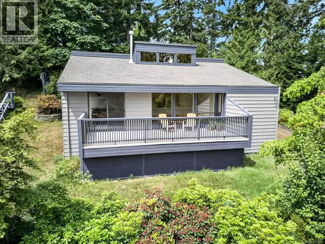 102 VILLAGE TERRACE, Salt Spring 2