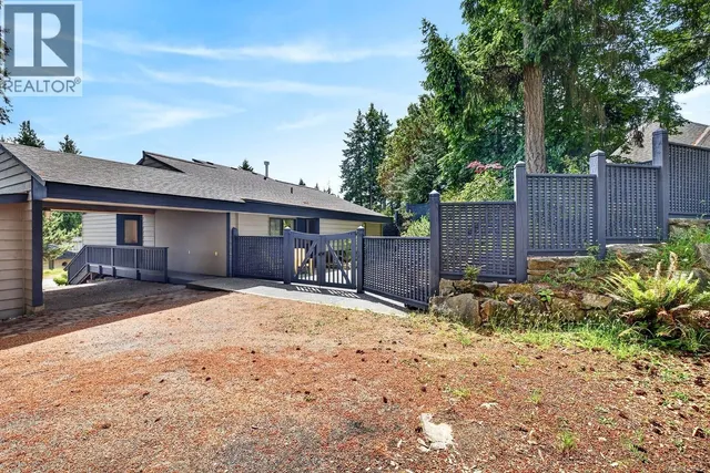 102 VILLAGE TERRACE, Salt Spring 5