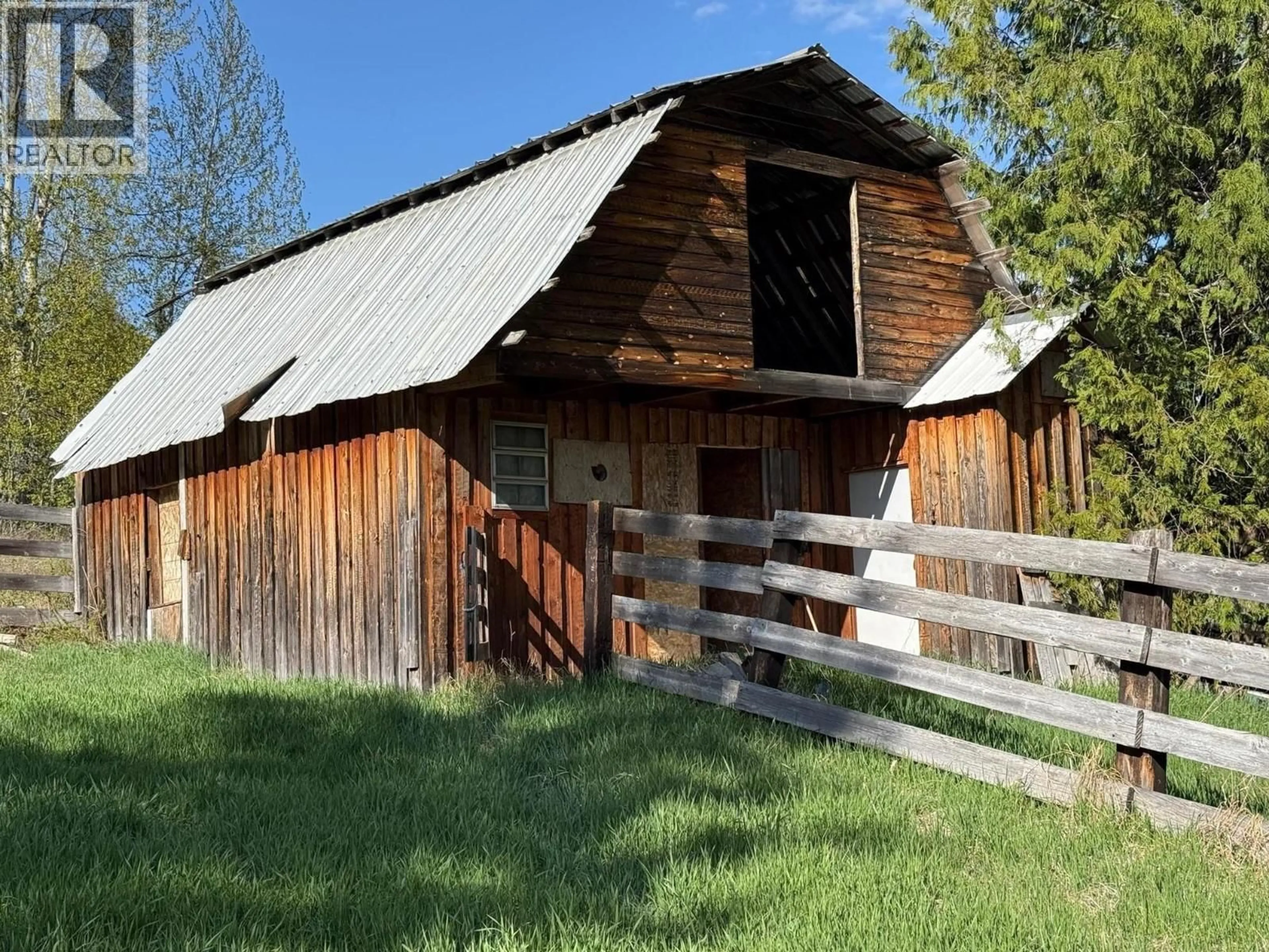 Shed for 3437 YELLOWHEAD HIGHWAY, Vavenby British Columbia V0E3A0