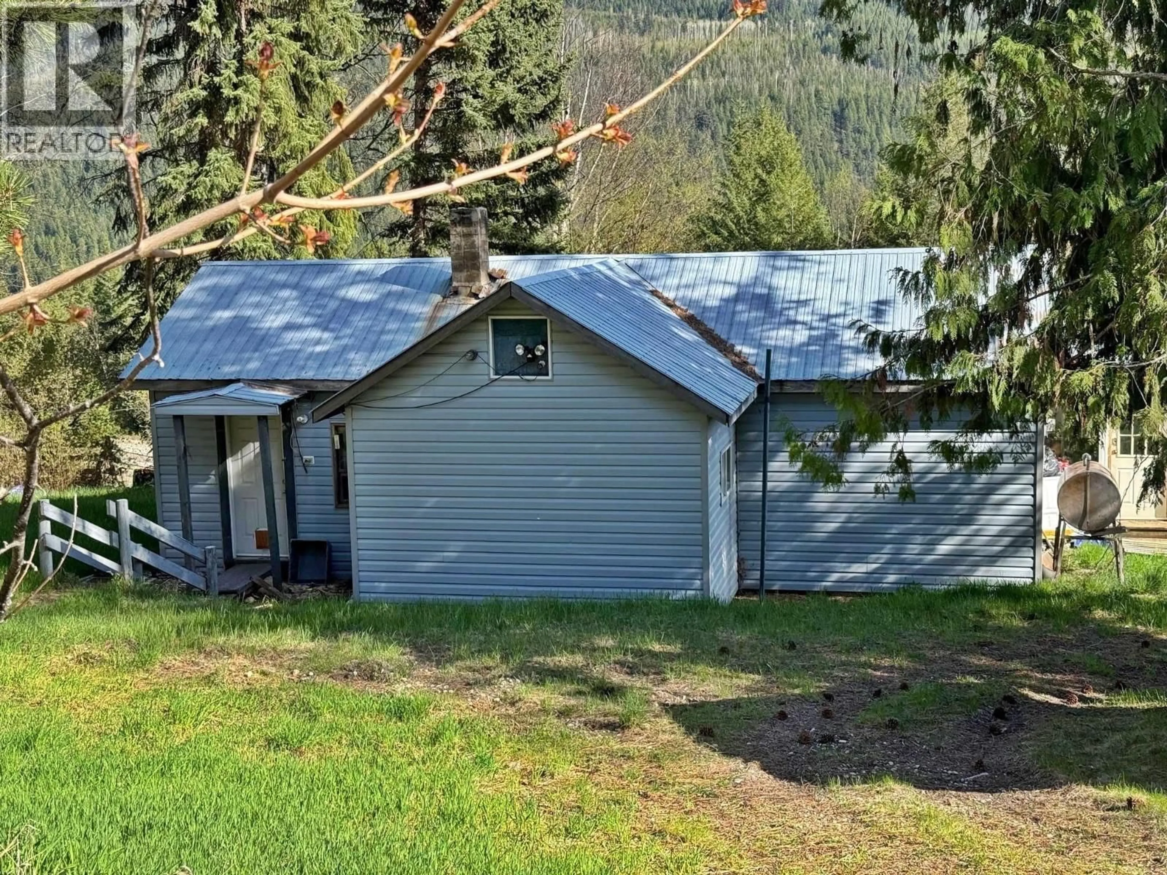 A pic from outside/outdoor area/front of a property/back of a property/a pic from drone, unknown for 3437 YELLOWHEAD HIGHWAY, Vavenby British Columbia V0E3A0