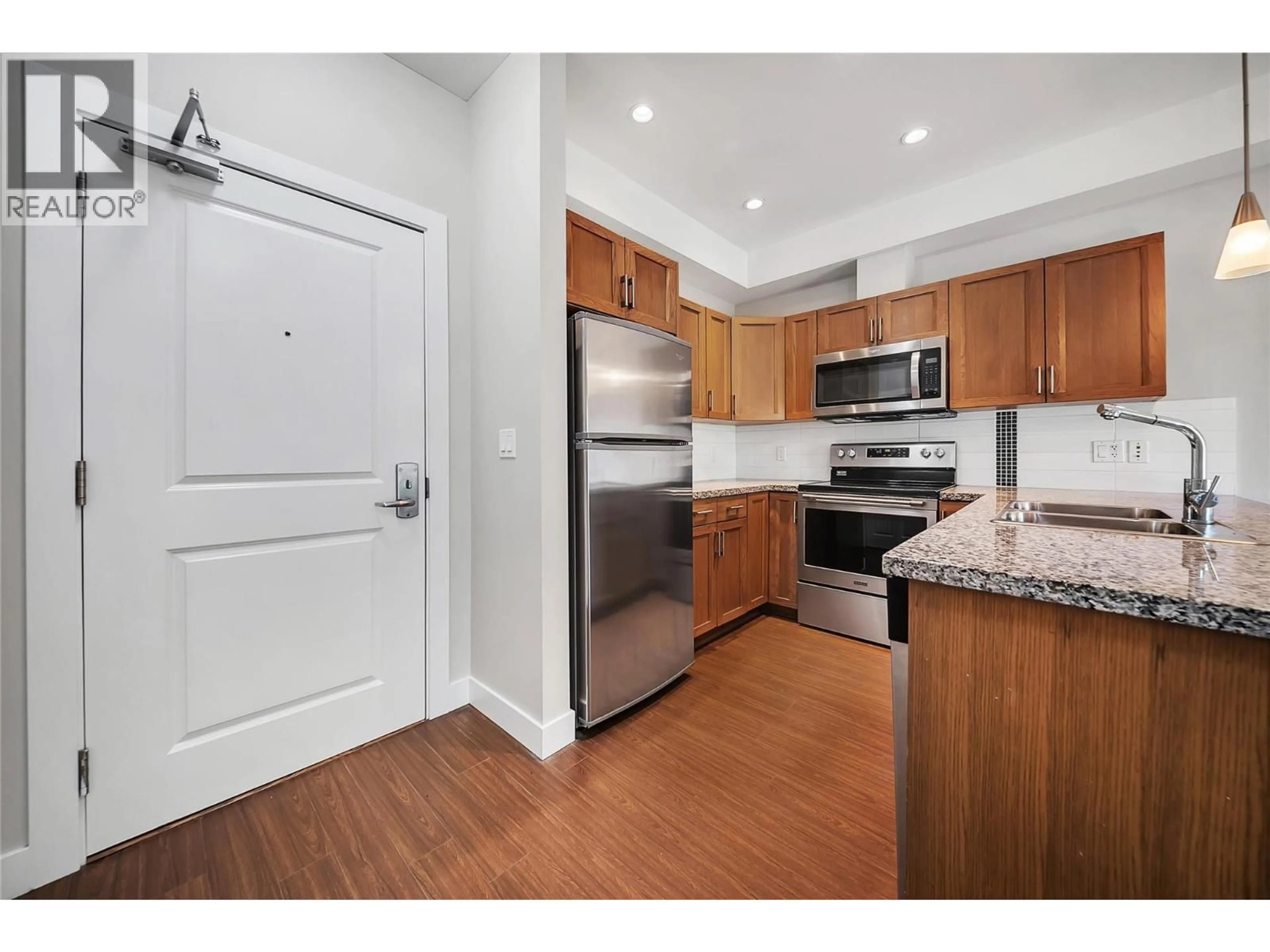 Standard kitchen, wood/laminate floor for 306 - 3229 SKYVIEW LANE, West Kelowna British Columbia V4T3J3